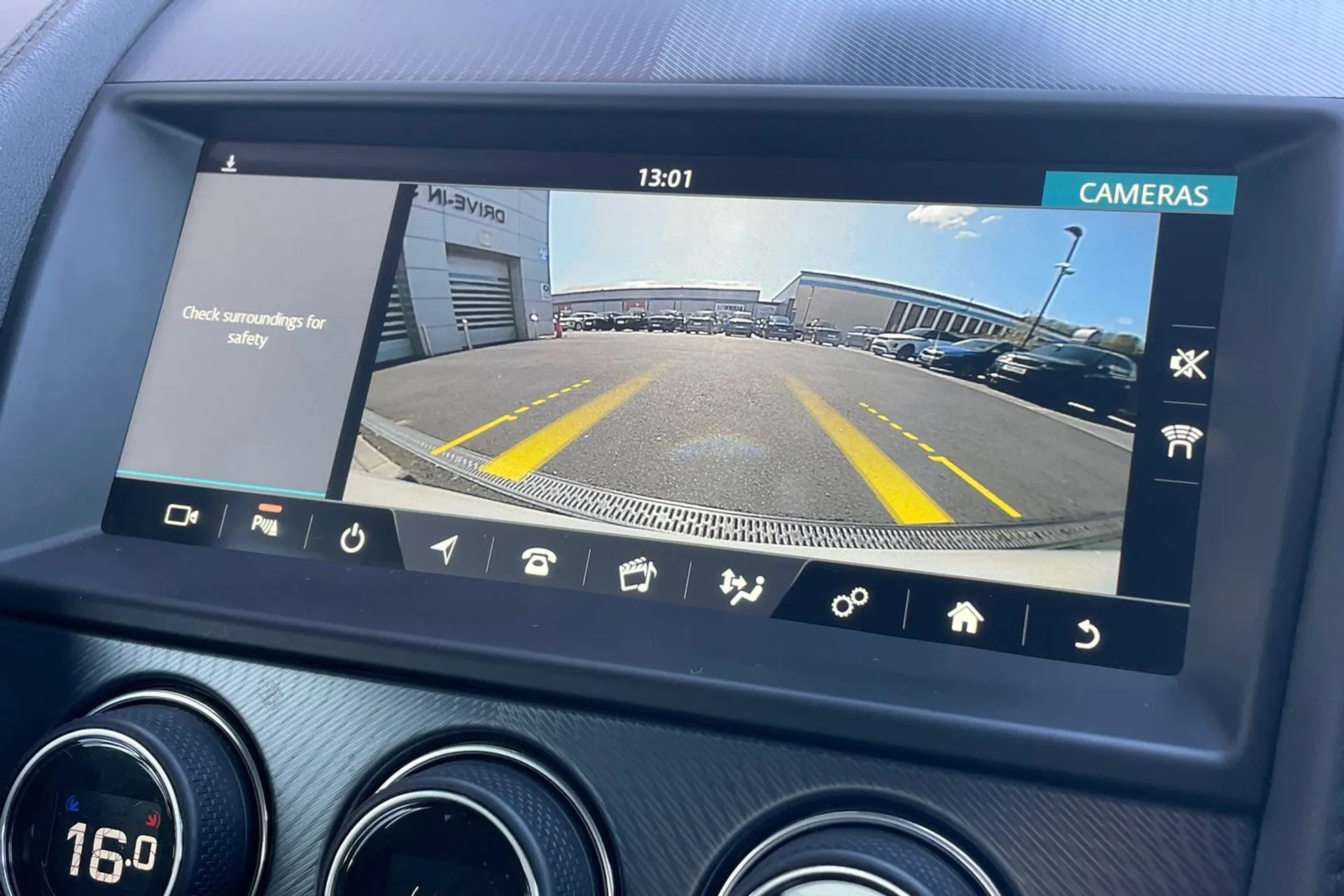 Jaguar F-TYPE thumbnail image number 3