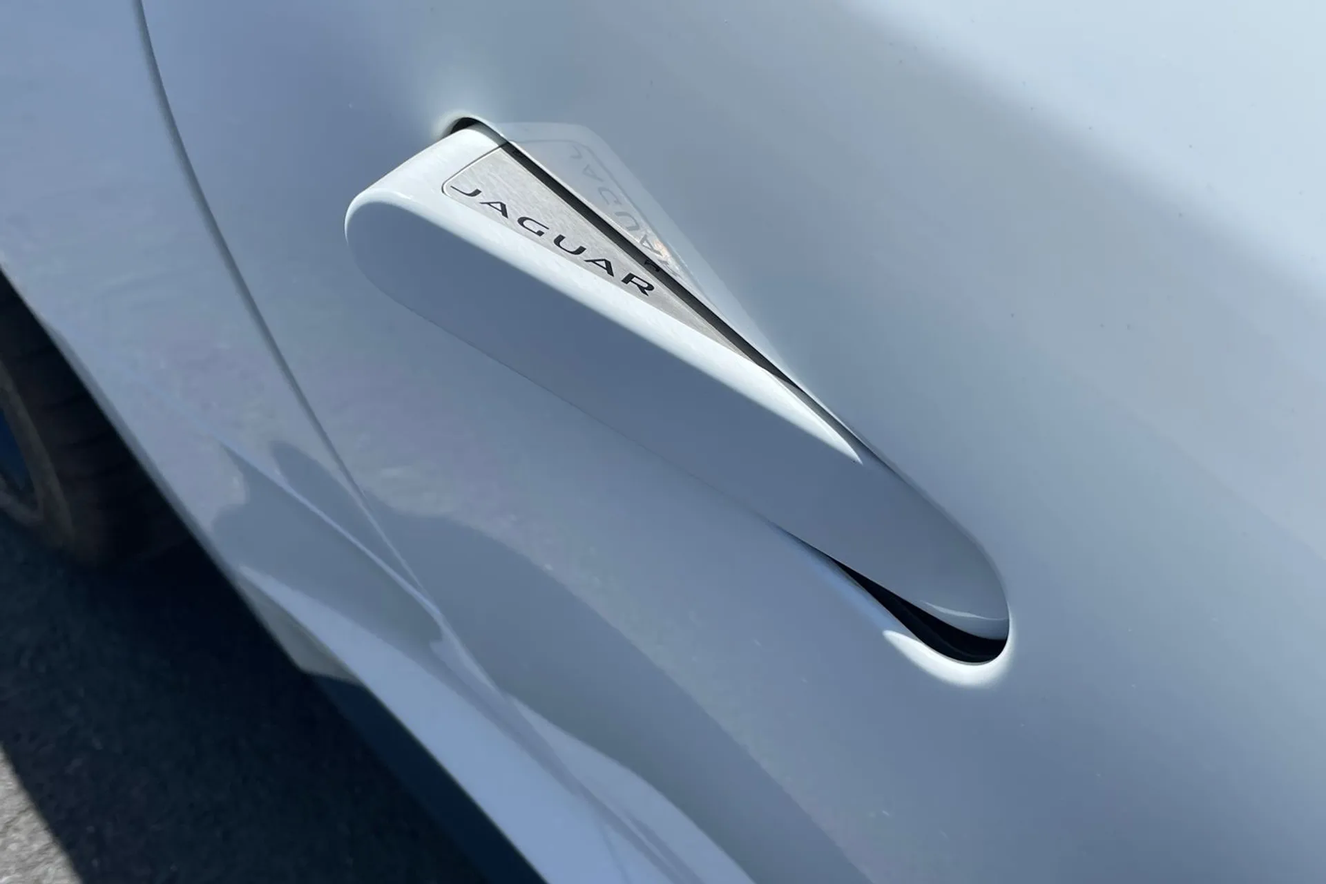 Jaguar F-TYPE thumbnail image number 20