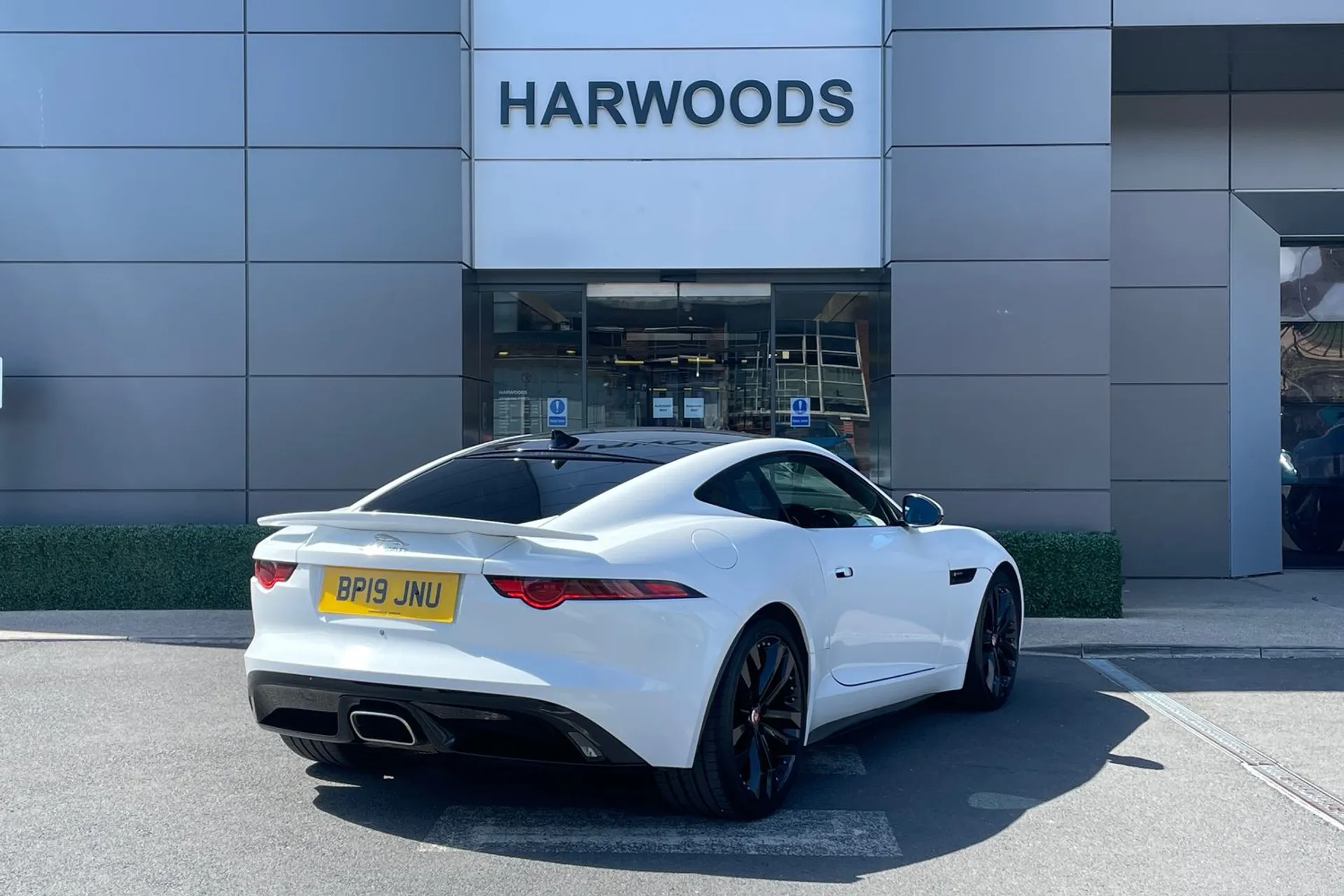 Jaguar F-TYPE thumbnail image number 6