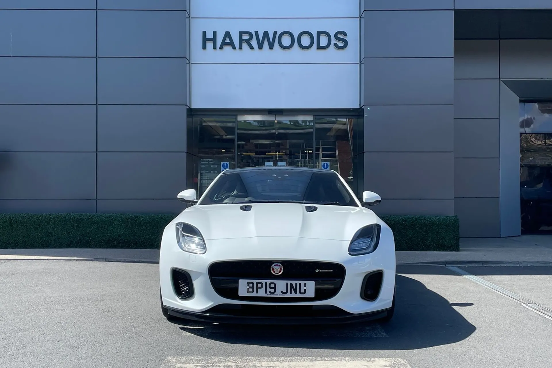 Jaguar F-TYPE thumbnail image number 12