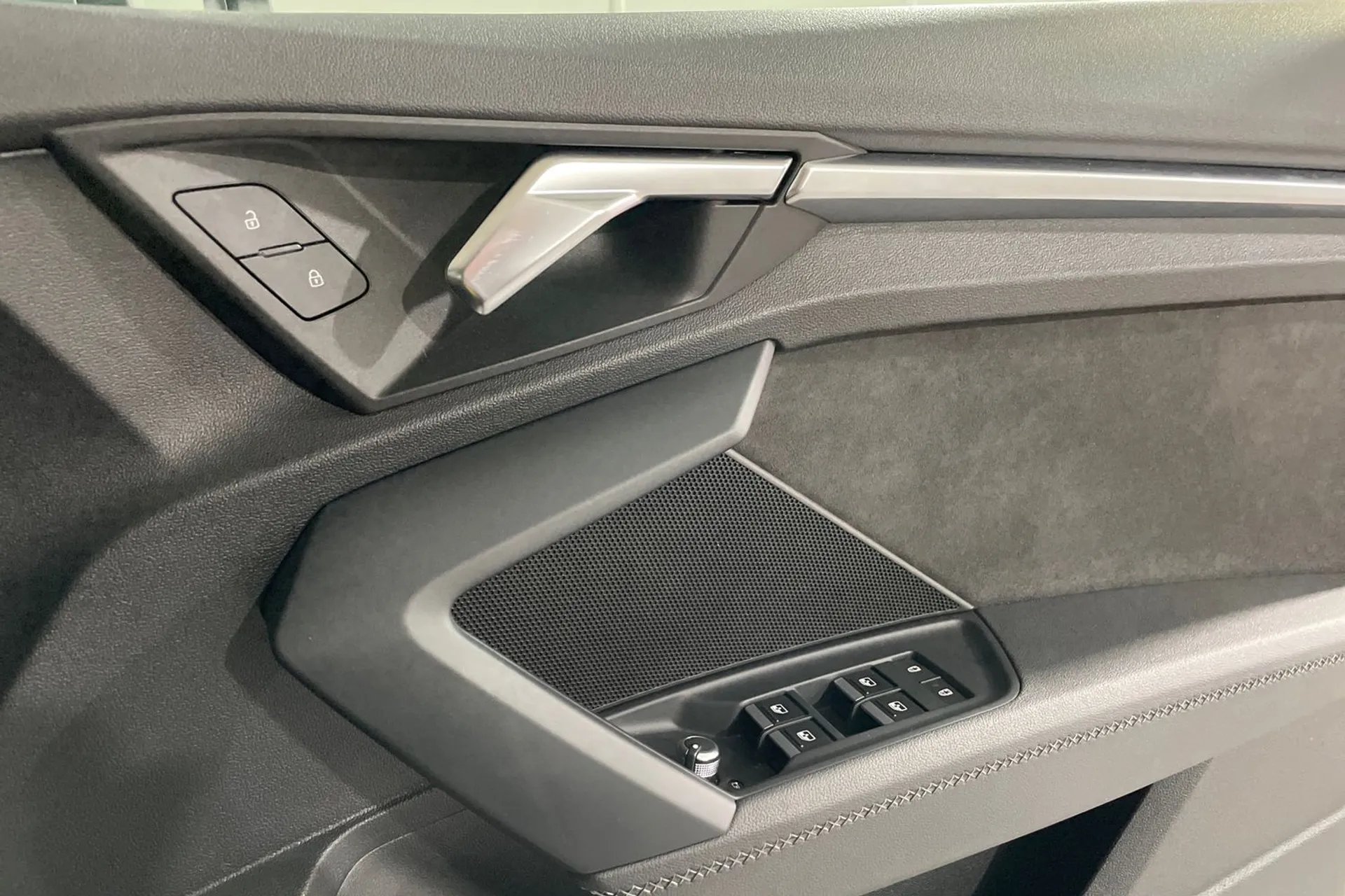 Audi A3 thumbnail image number 44