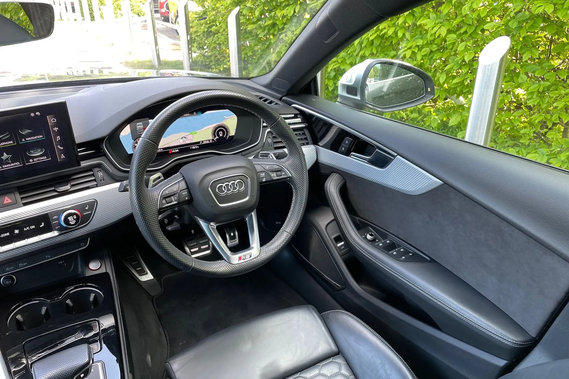 Audi RS5 thumbnail image number 37