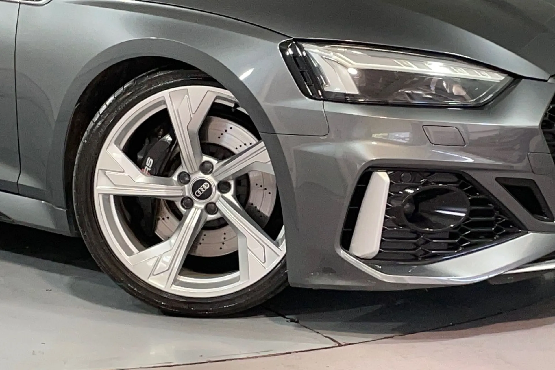 Audi RS5 thumbnail image number 10