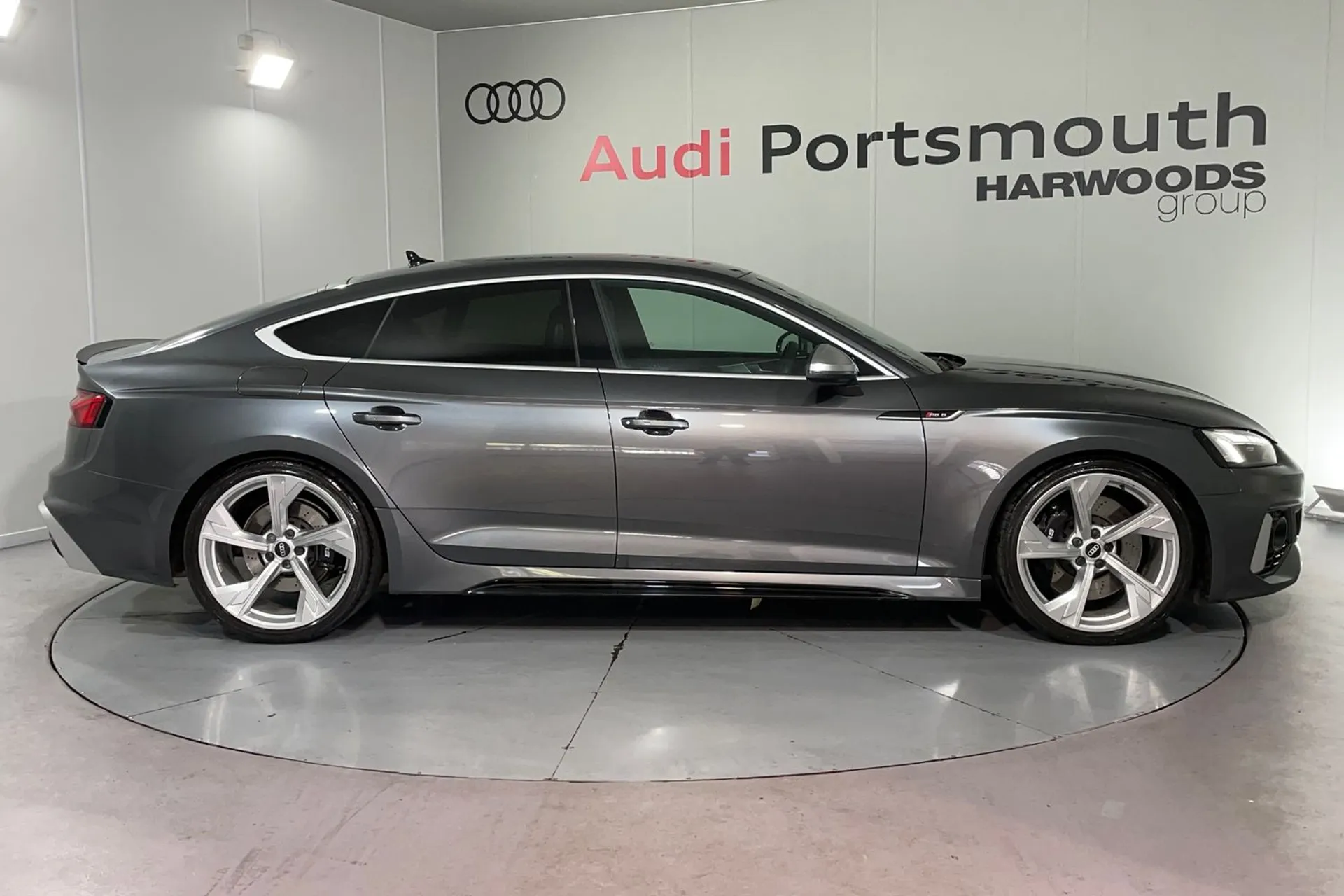 Audi RS5 thumbnail image number 2
