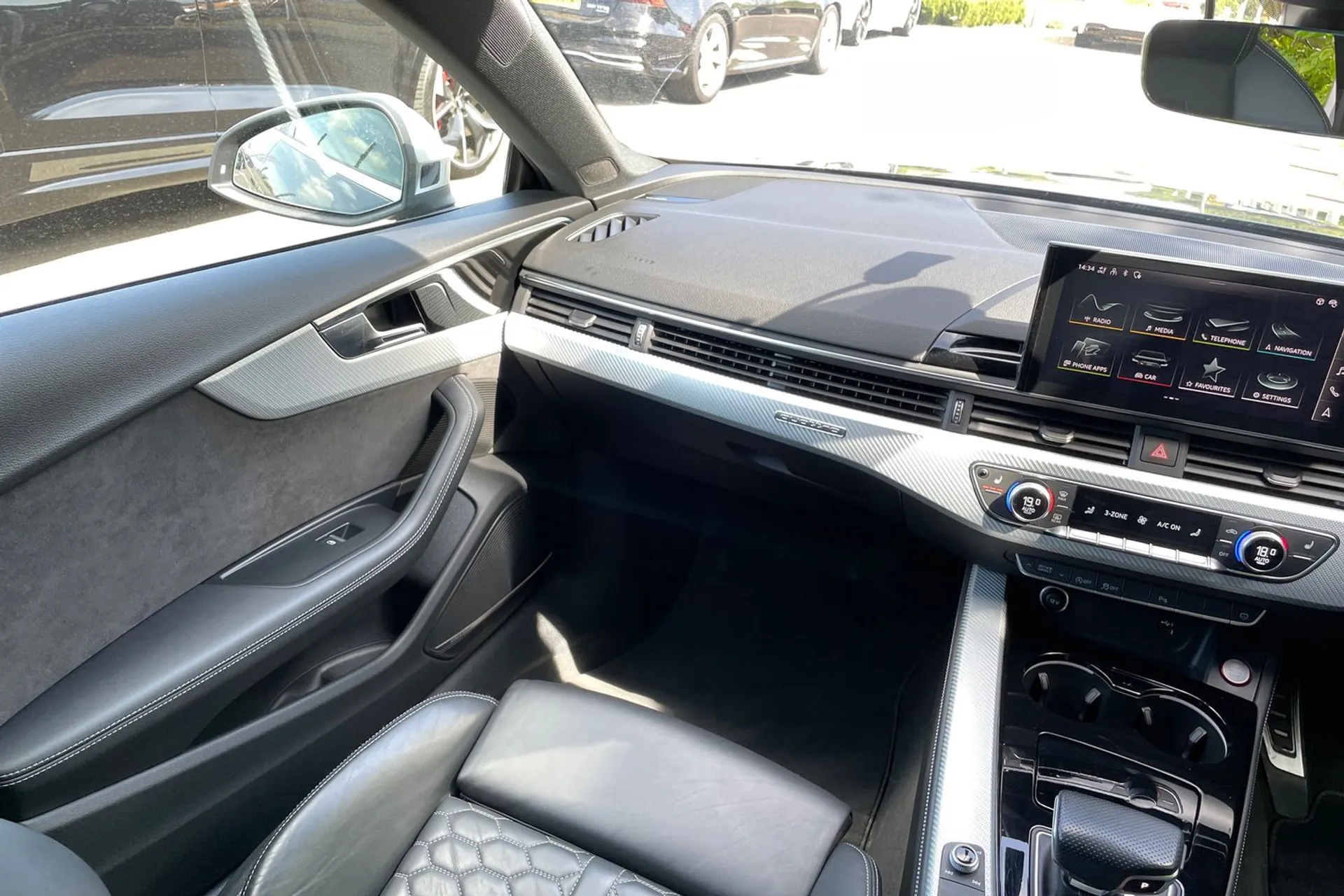 Audi RS5 thumbnail image number 36