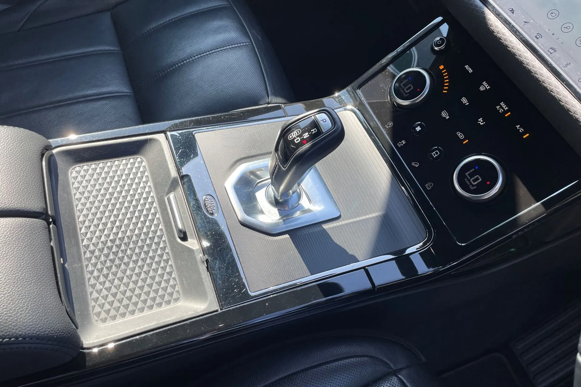 LAND ROVER RANGE ROVER EVOQUE thumbnail image number 17