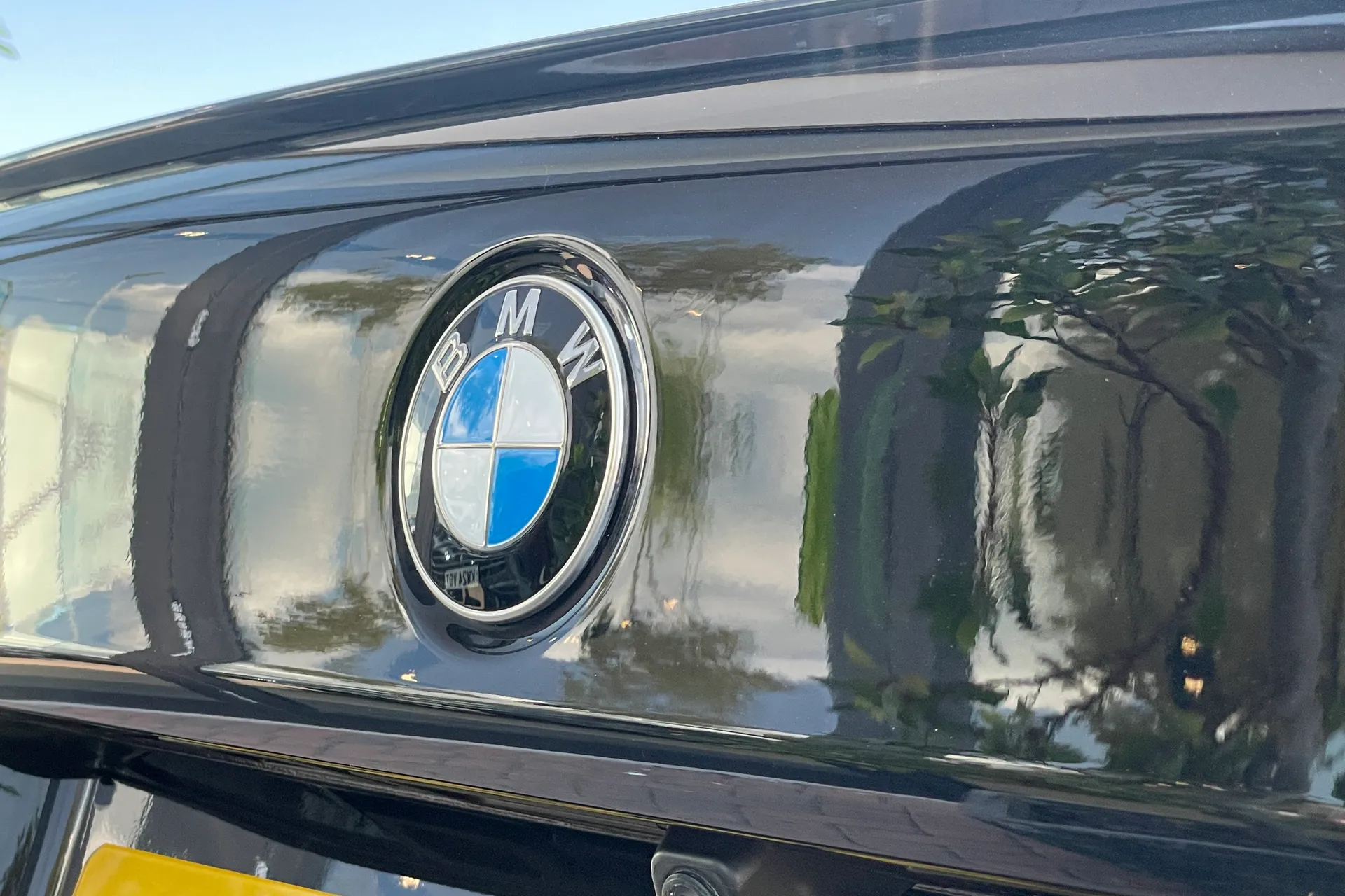 BMW M5 thumbnail image number 18