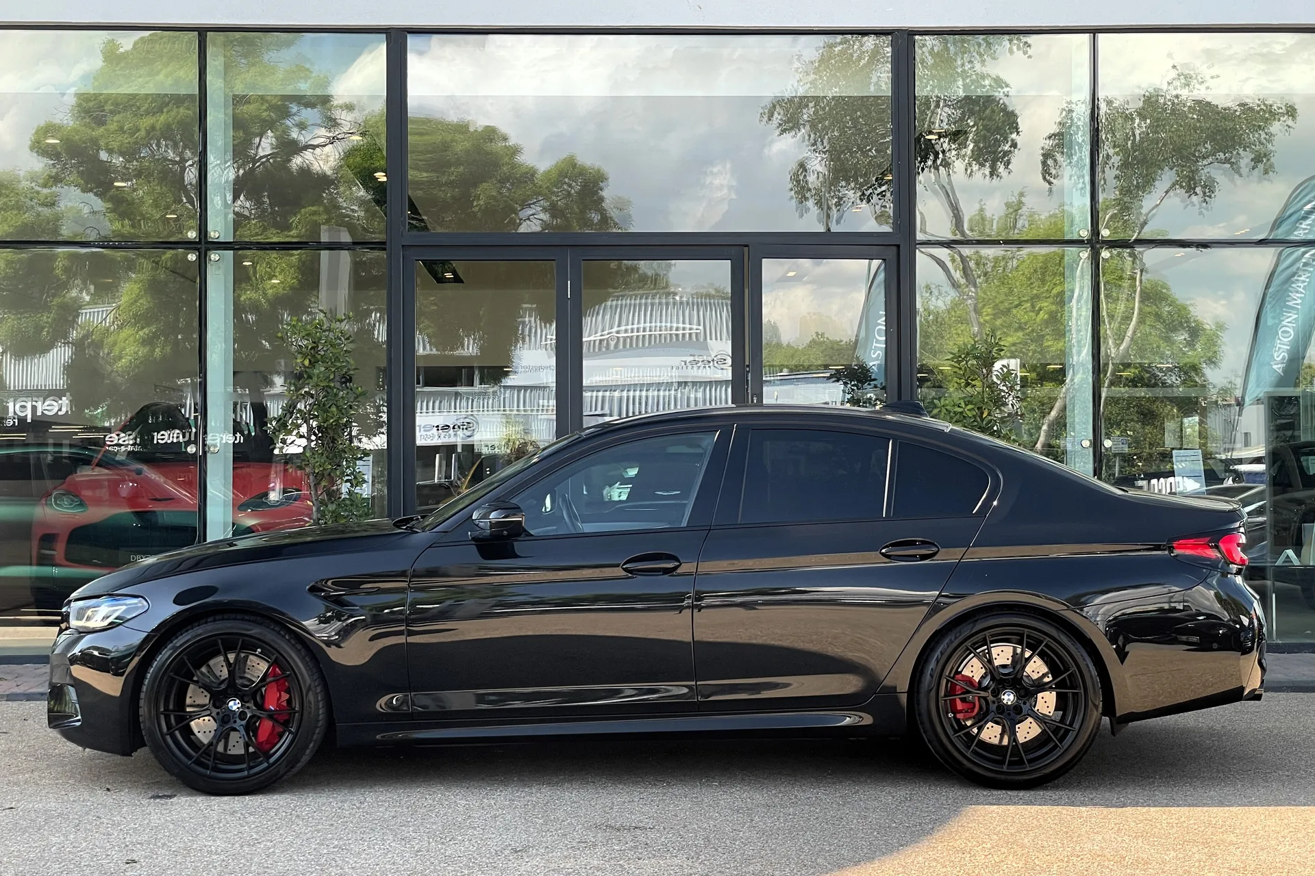 BMW M5 thumbnail image number 68