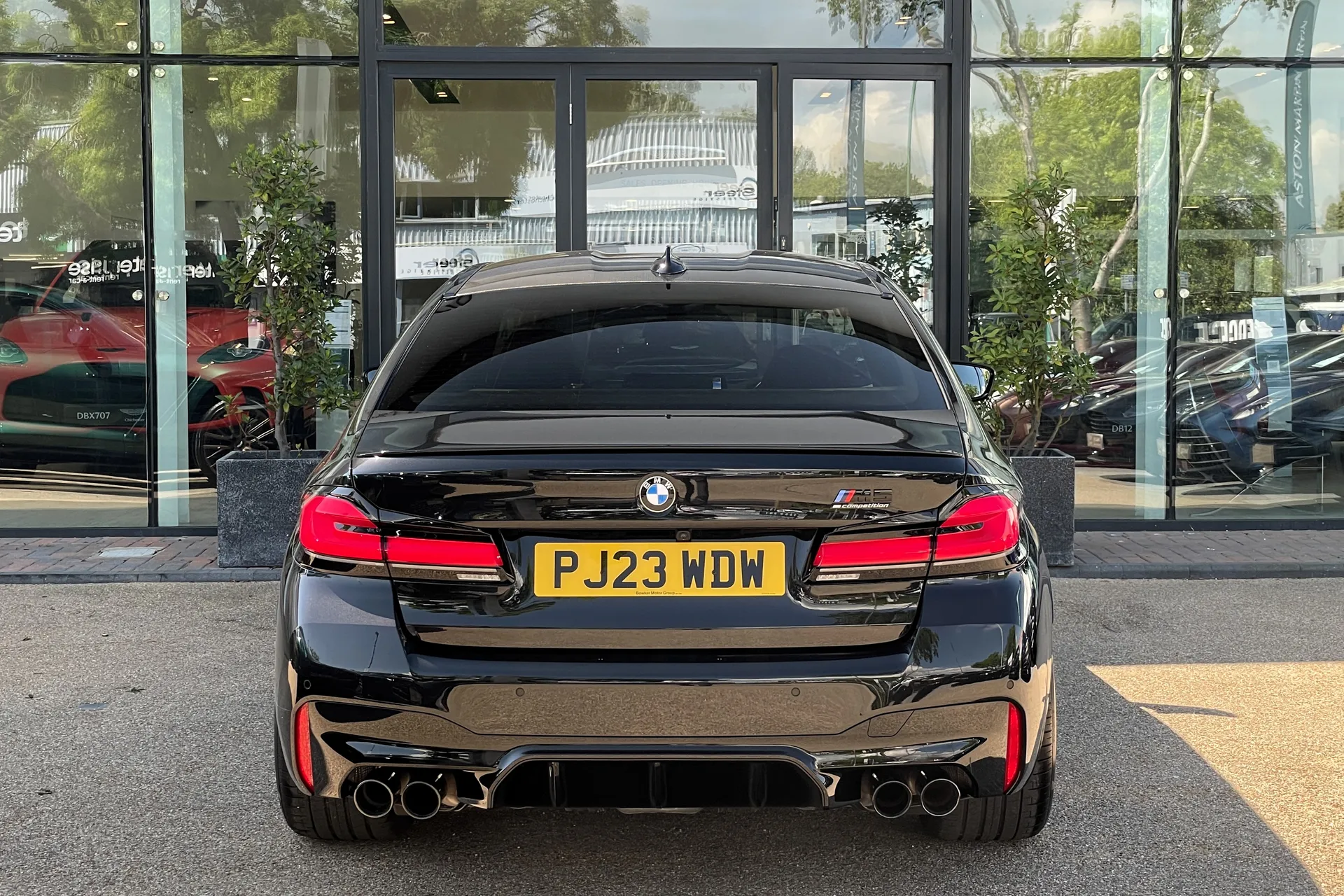 BMW M5 thumbnail image number 25