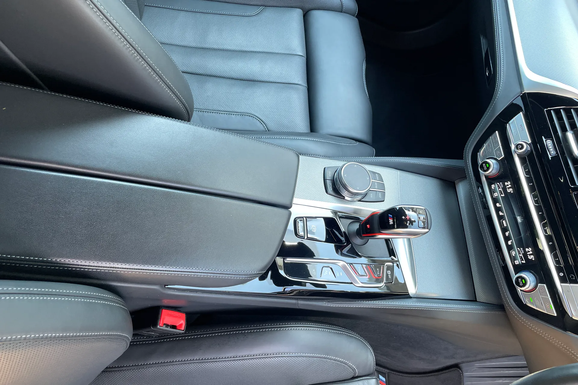 BMW M5 thumbnail image number 65