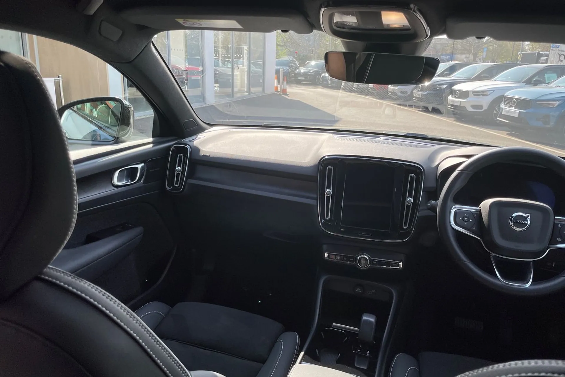 Volvo C40 thumbnail image number 31