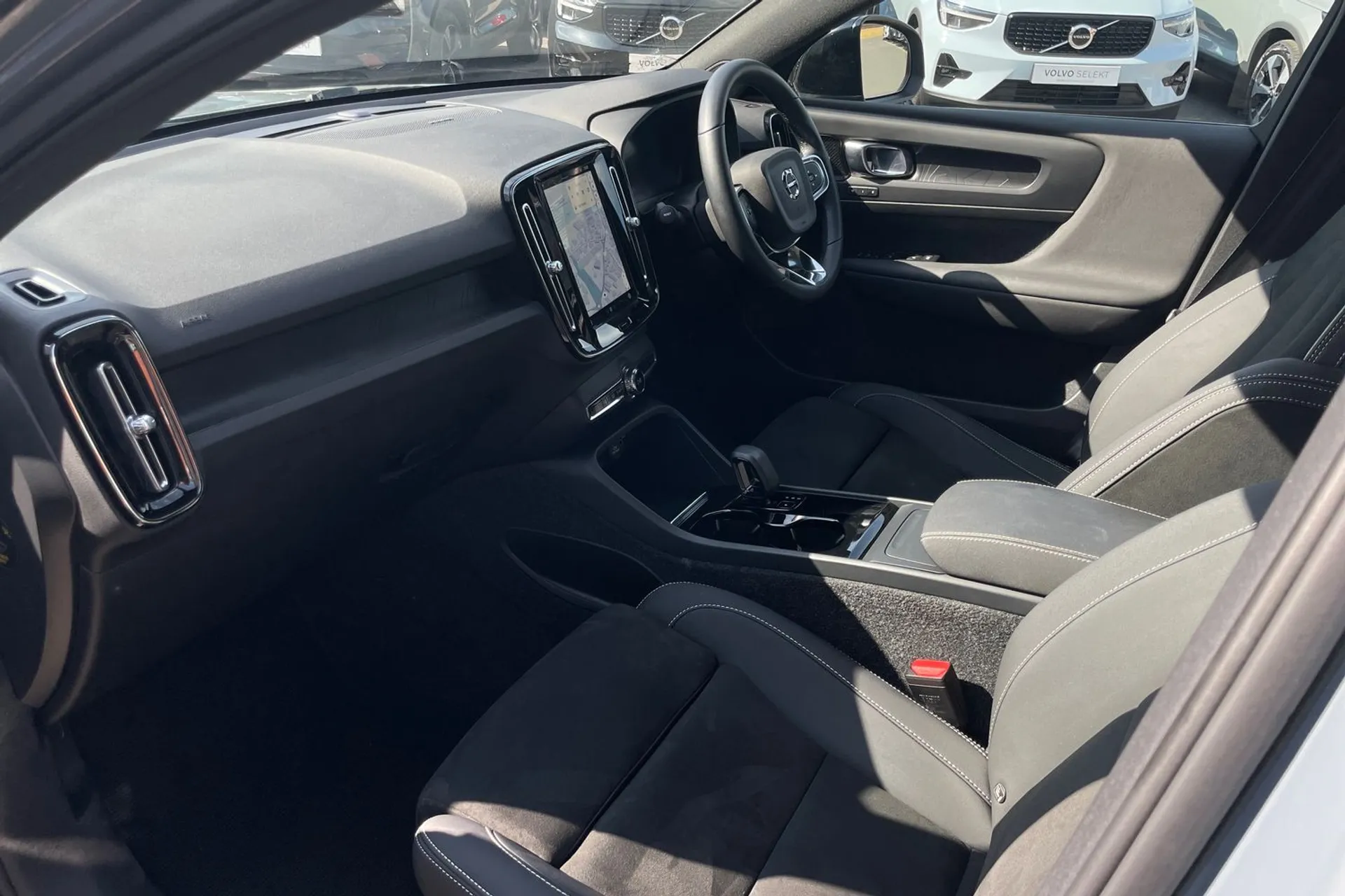 Volvo C40 thumbnail image number 26