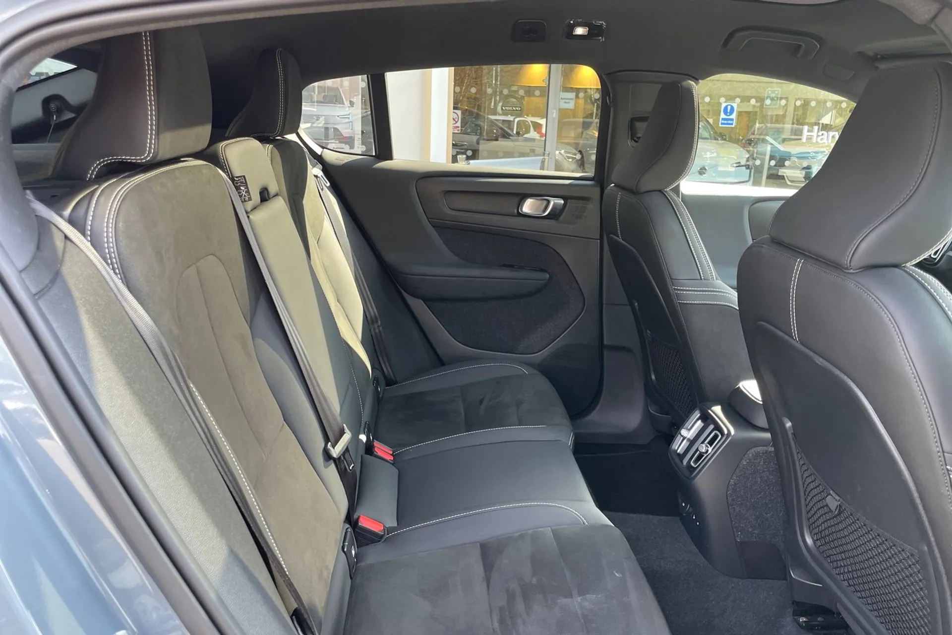Volvo C40 thumbnail image number 22