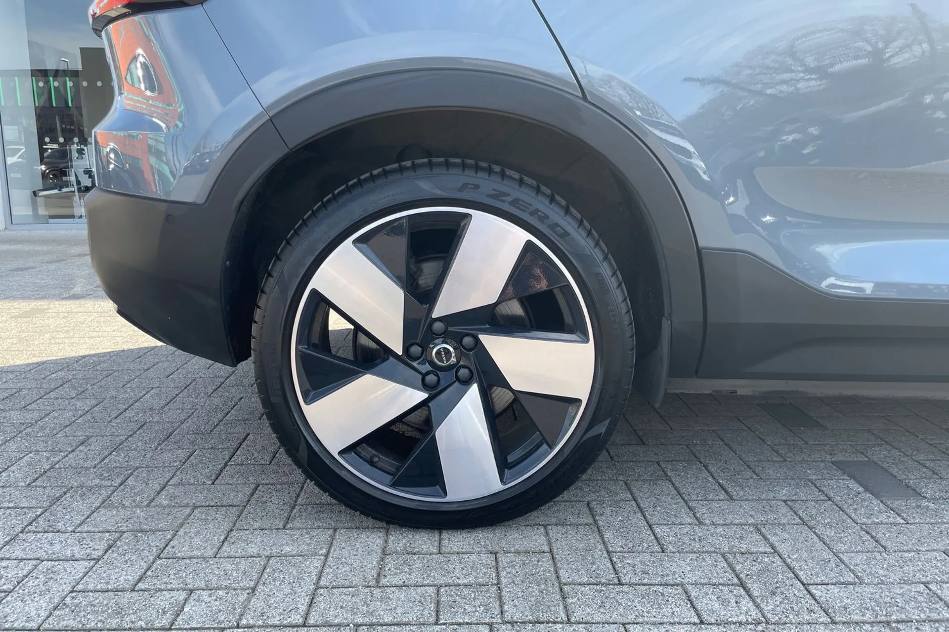 Volvo C40 thumbnail image number 13