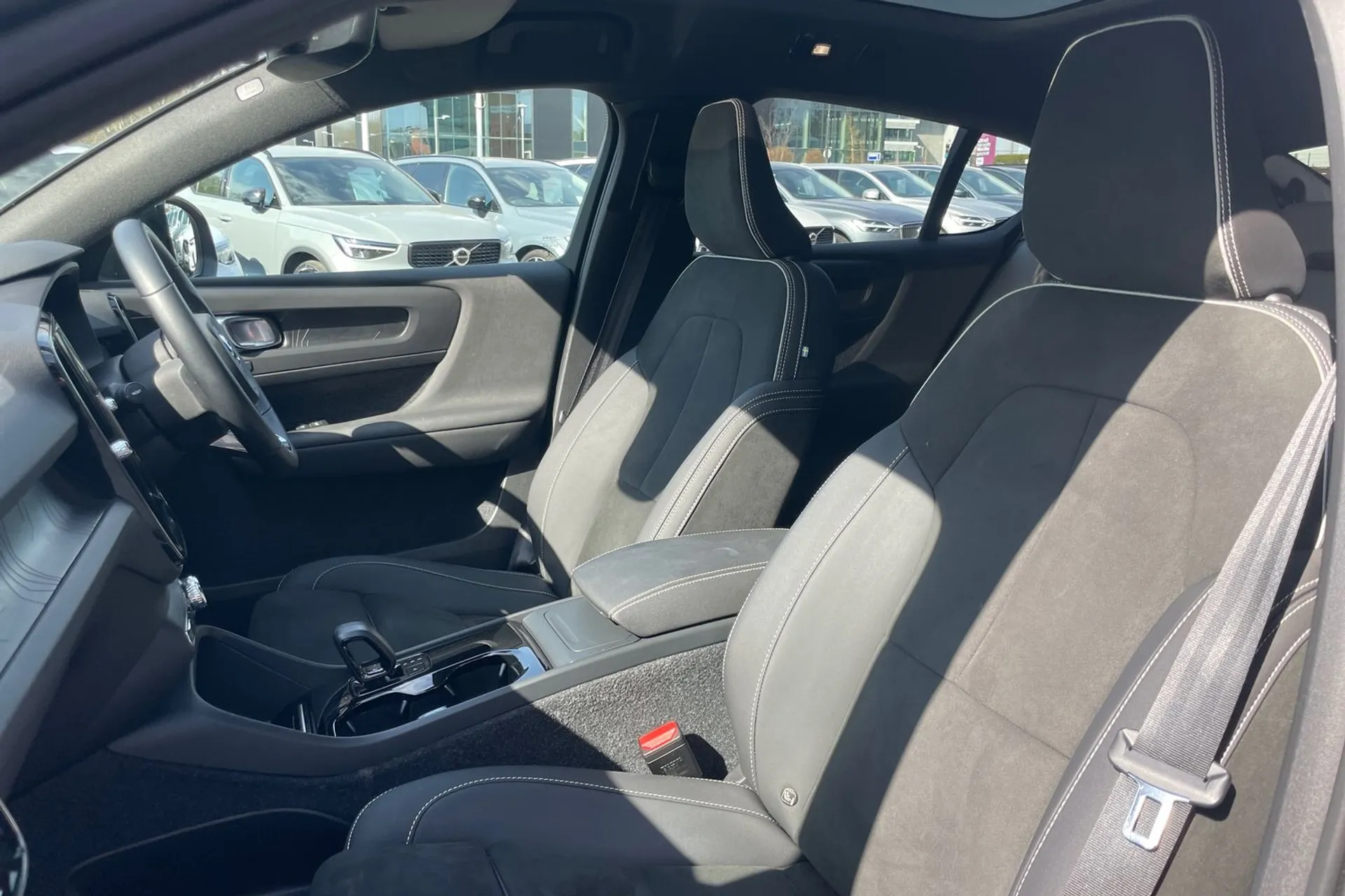 Volvo C40 thumbnail image number 27