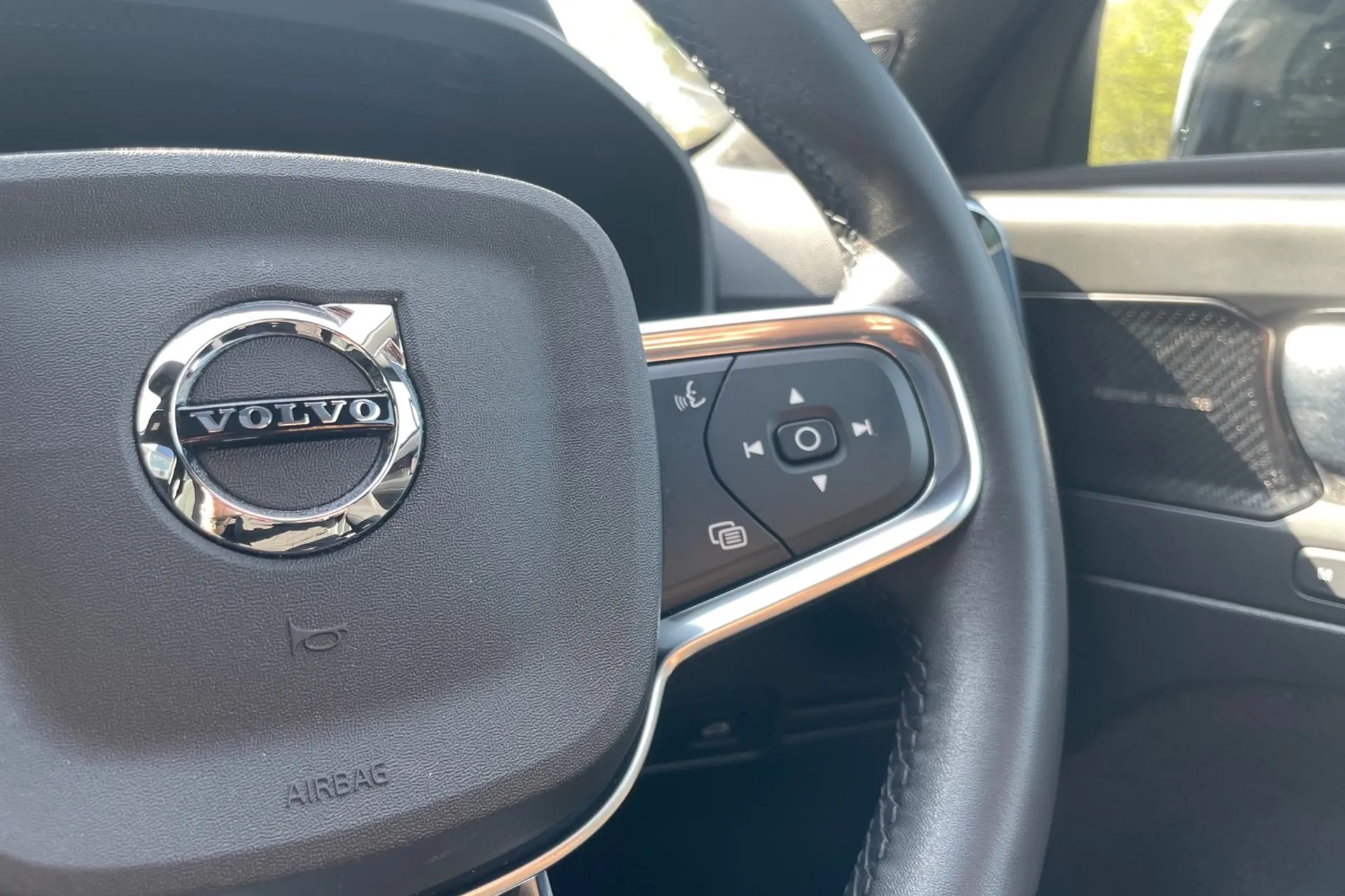 Volvo C40 thumbnail image number 36