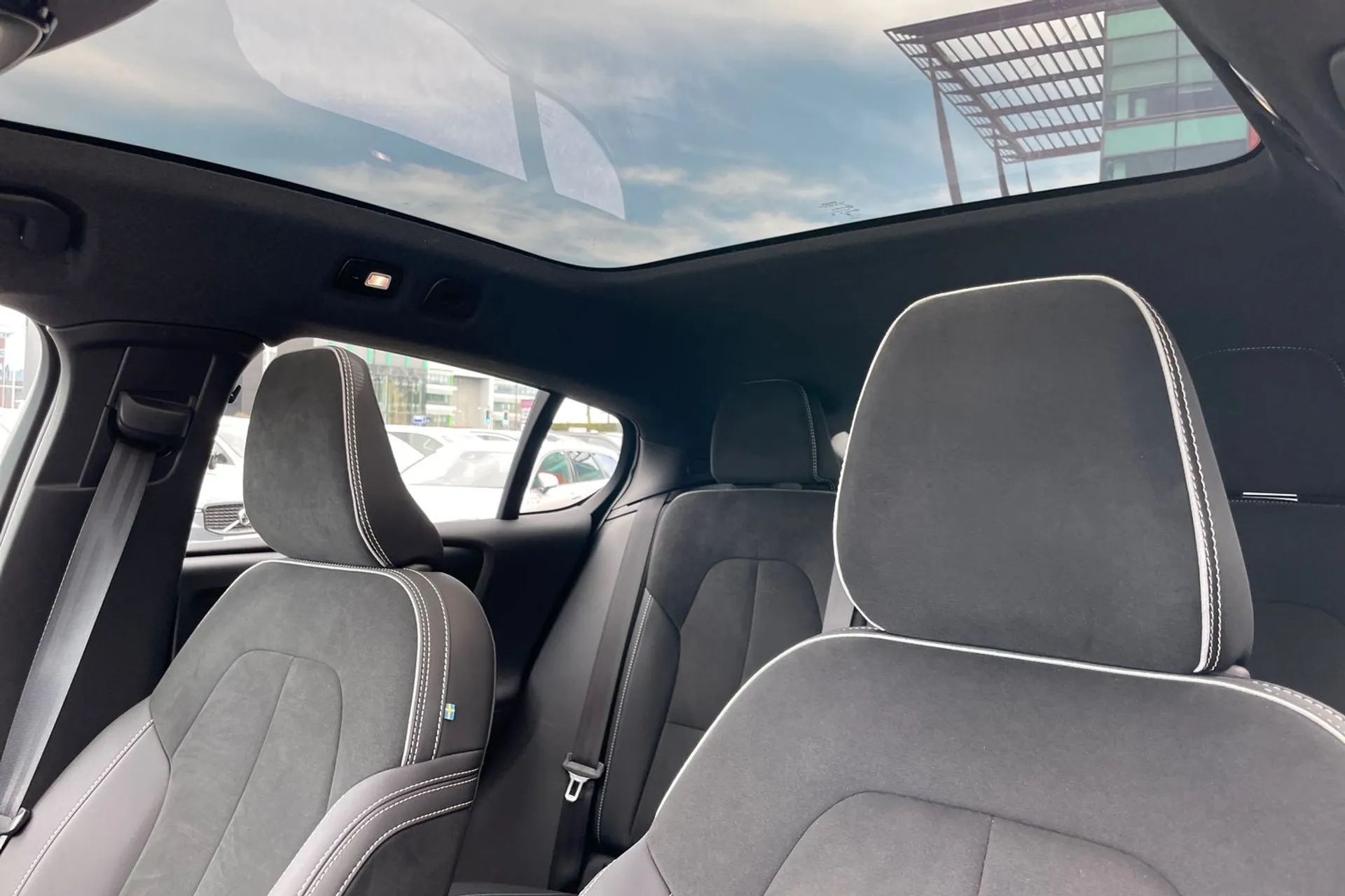 Volvo C40 thumbnail image number 28