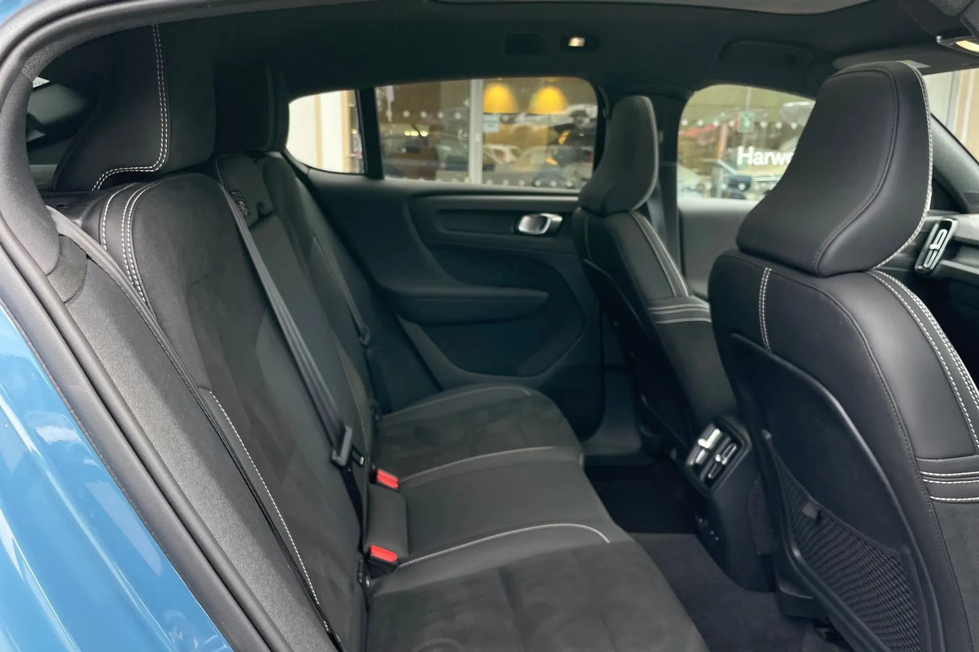 Volvo C40 thumbnail image number 22