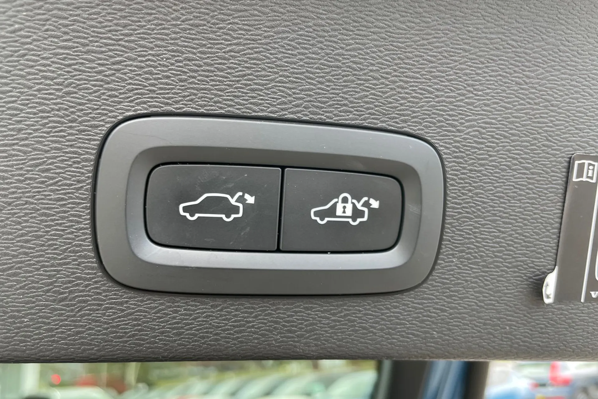 Volvo C40 thumbnail image number 20