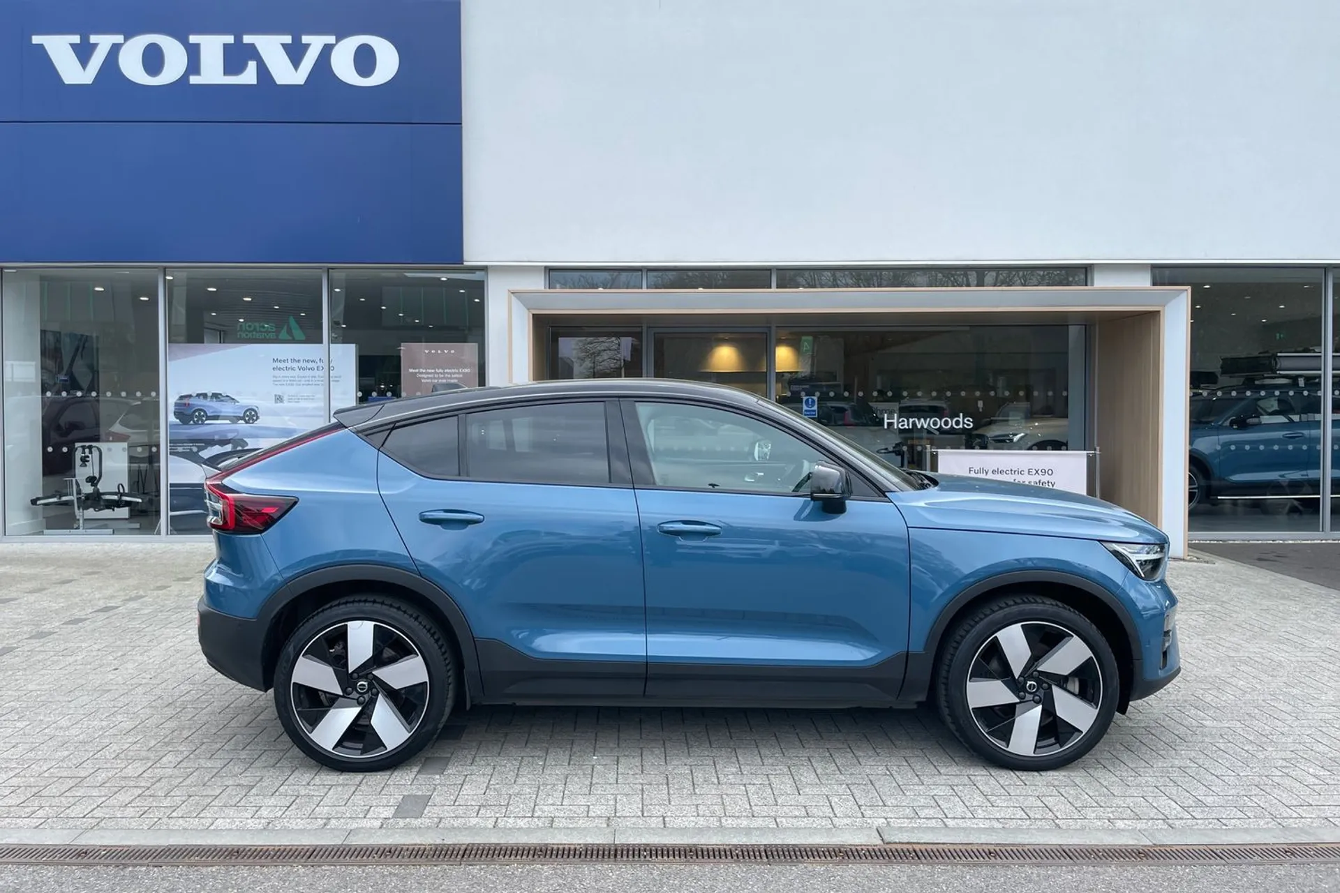 Volvo C40 thumbnail image number 2