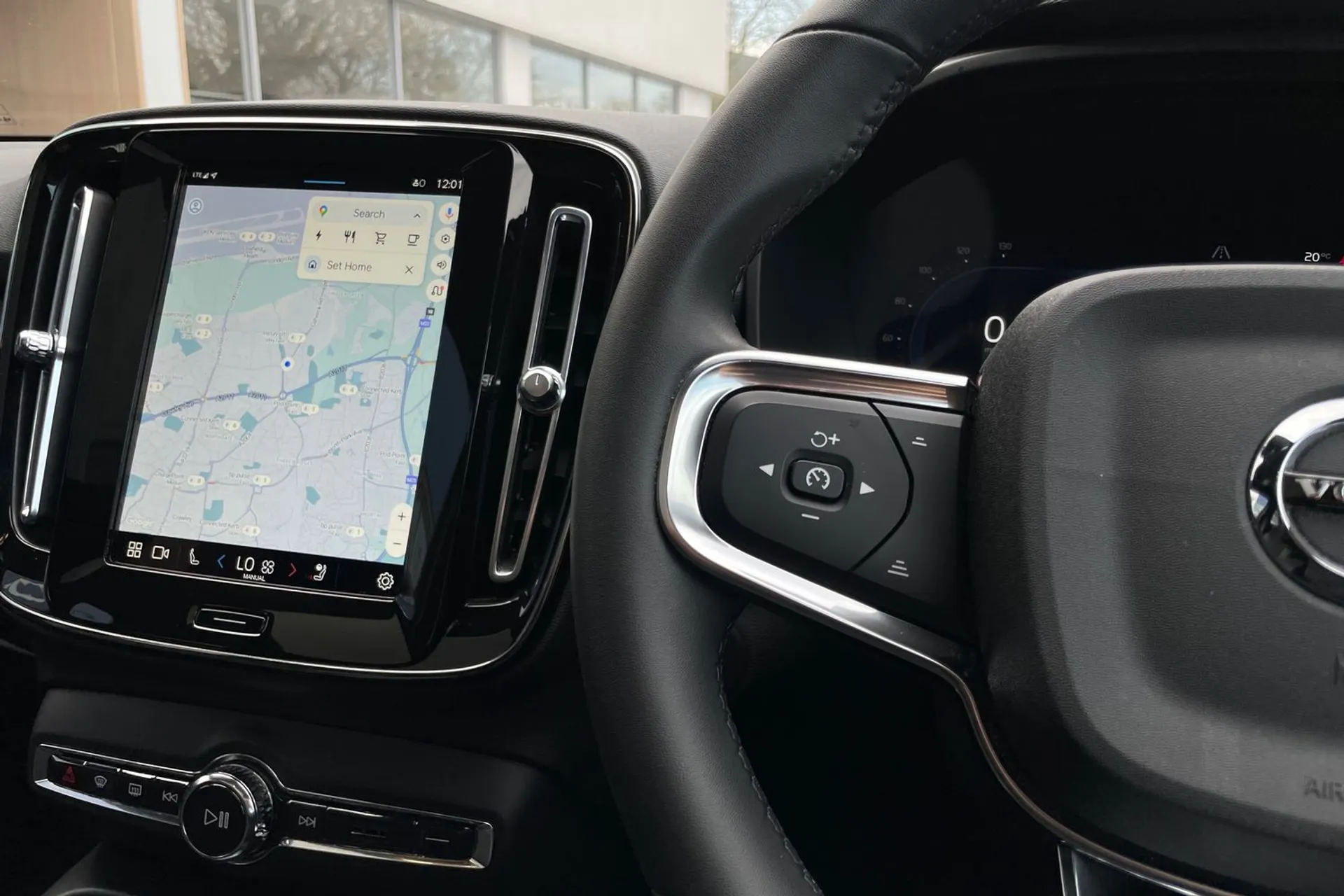 Volvo C40 thumbnail image number 35