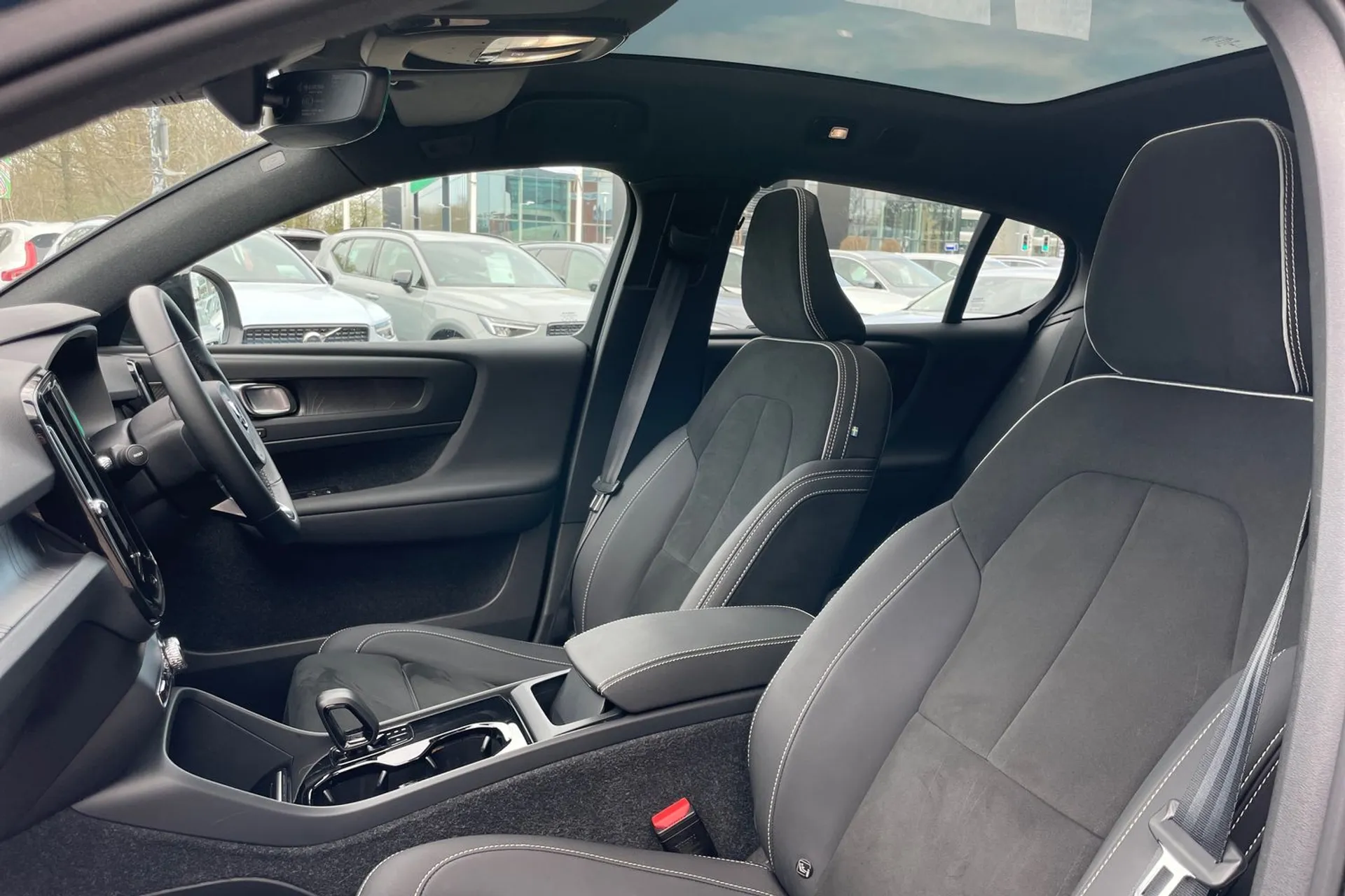 Volvo C40 thumbnail image number 27