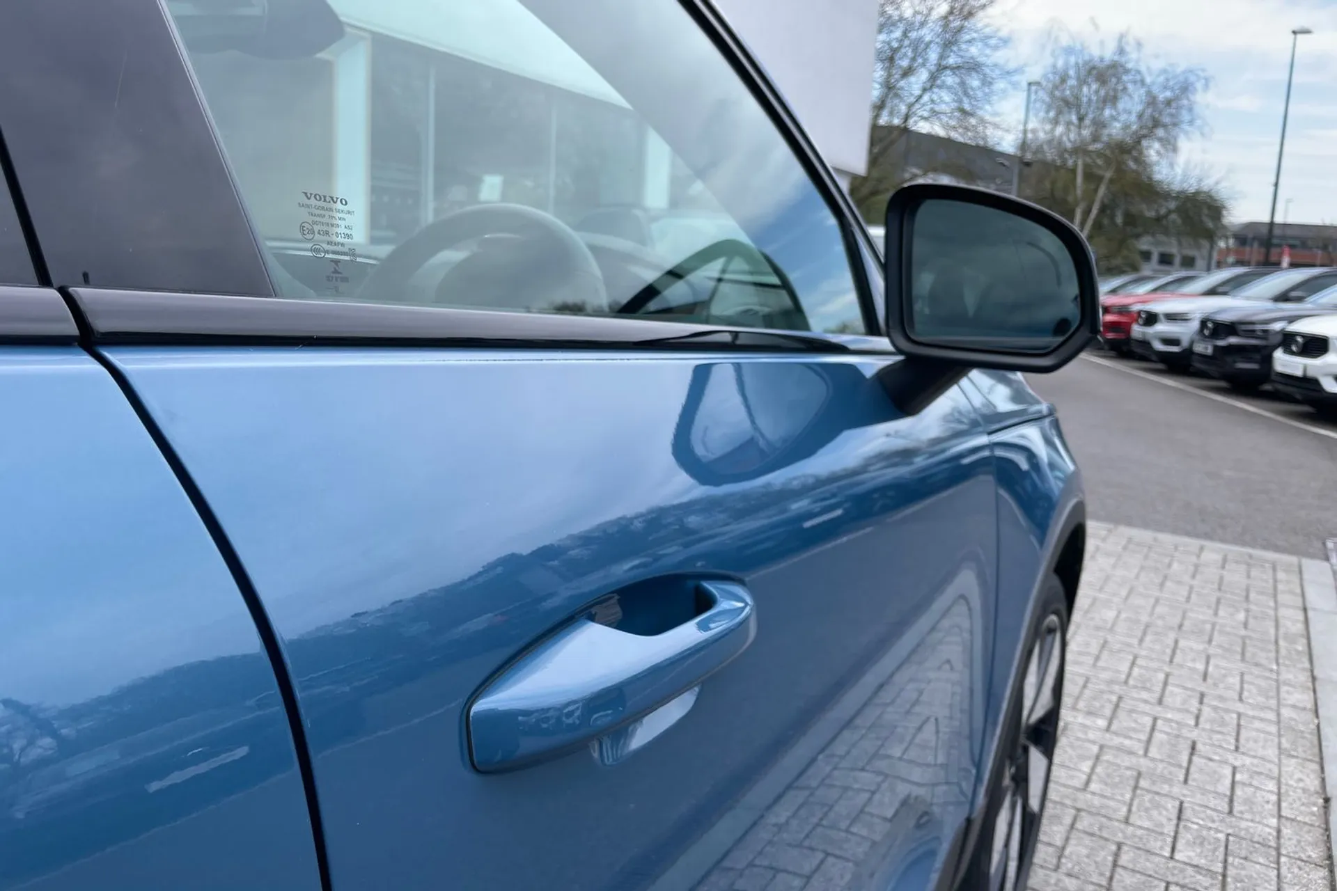 Volvo C40 thumbnail image number 16