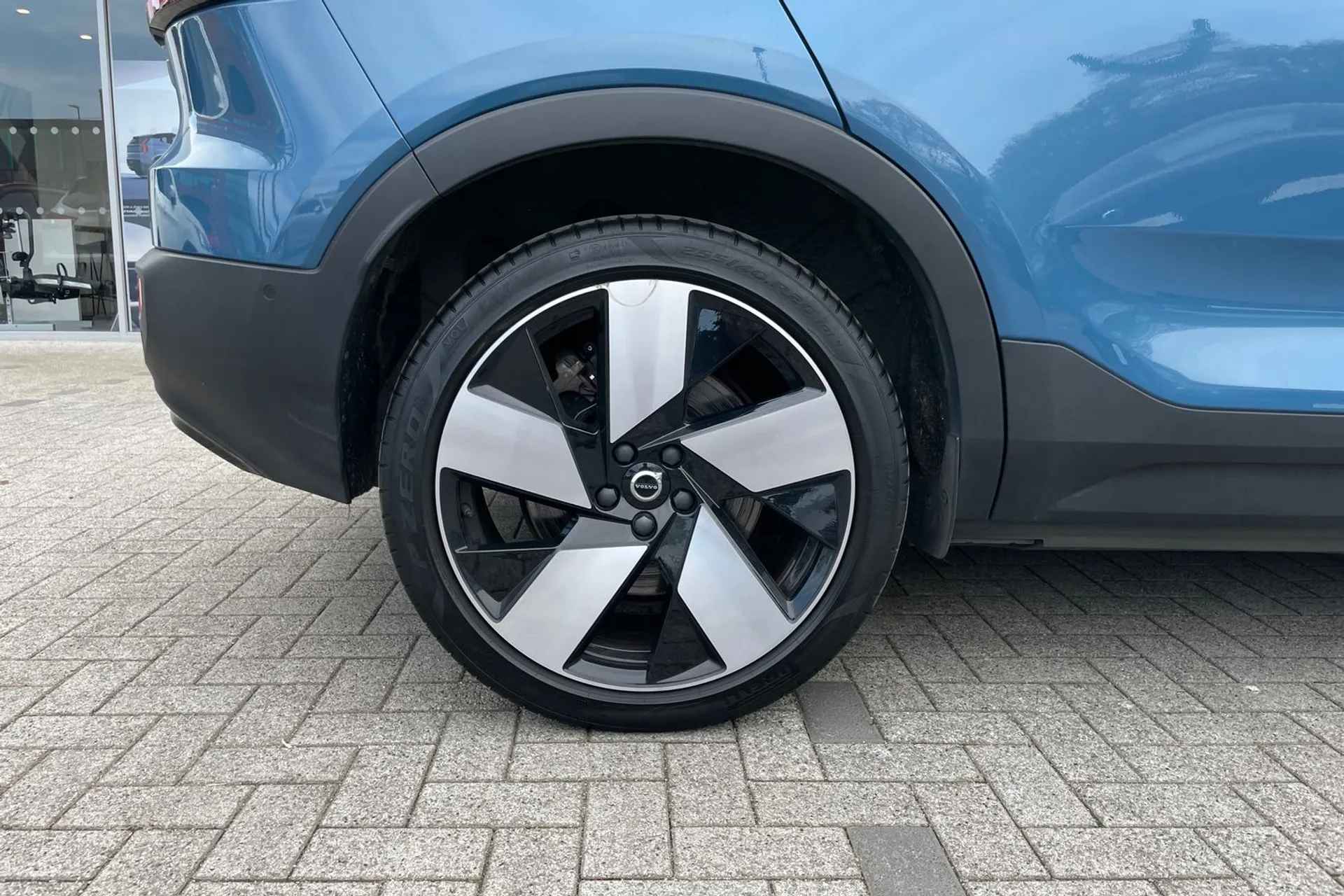 Volvo C40 thumbnail image number 13