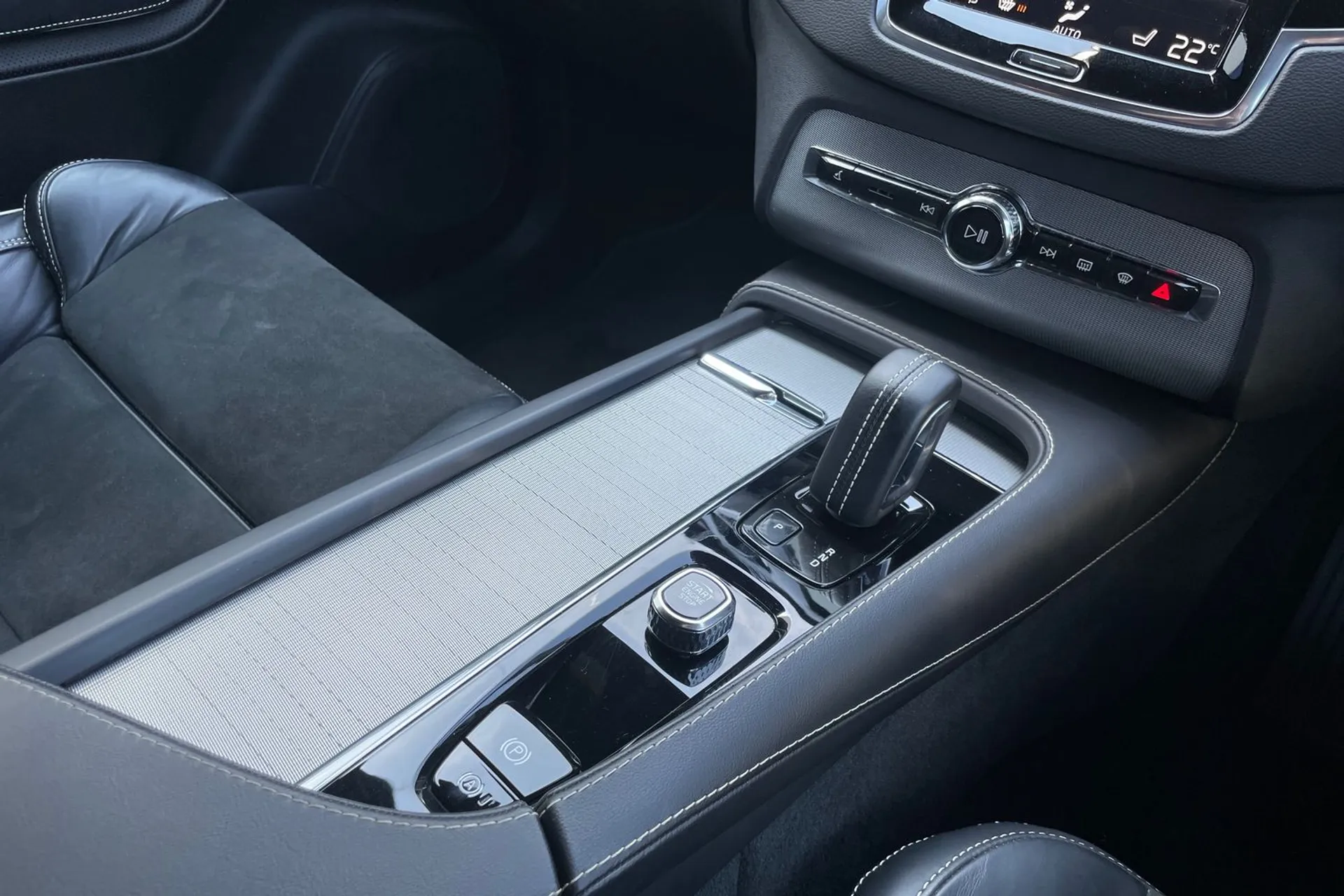 Volvo XC90 thumbnail image number 45