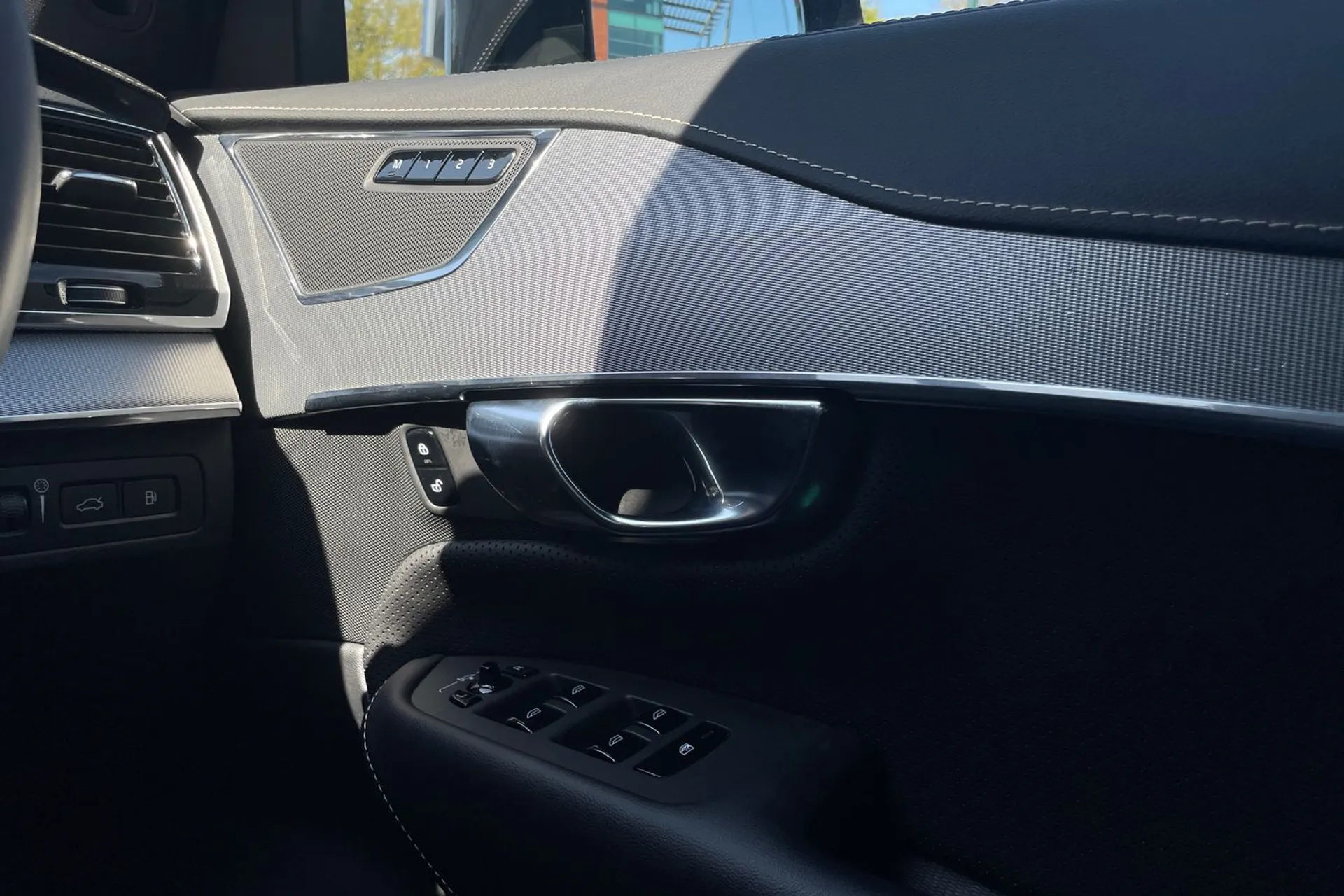 Volvo XC90 thumbnail image number 44