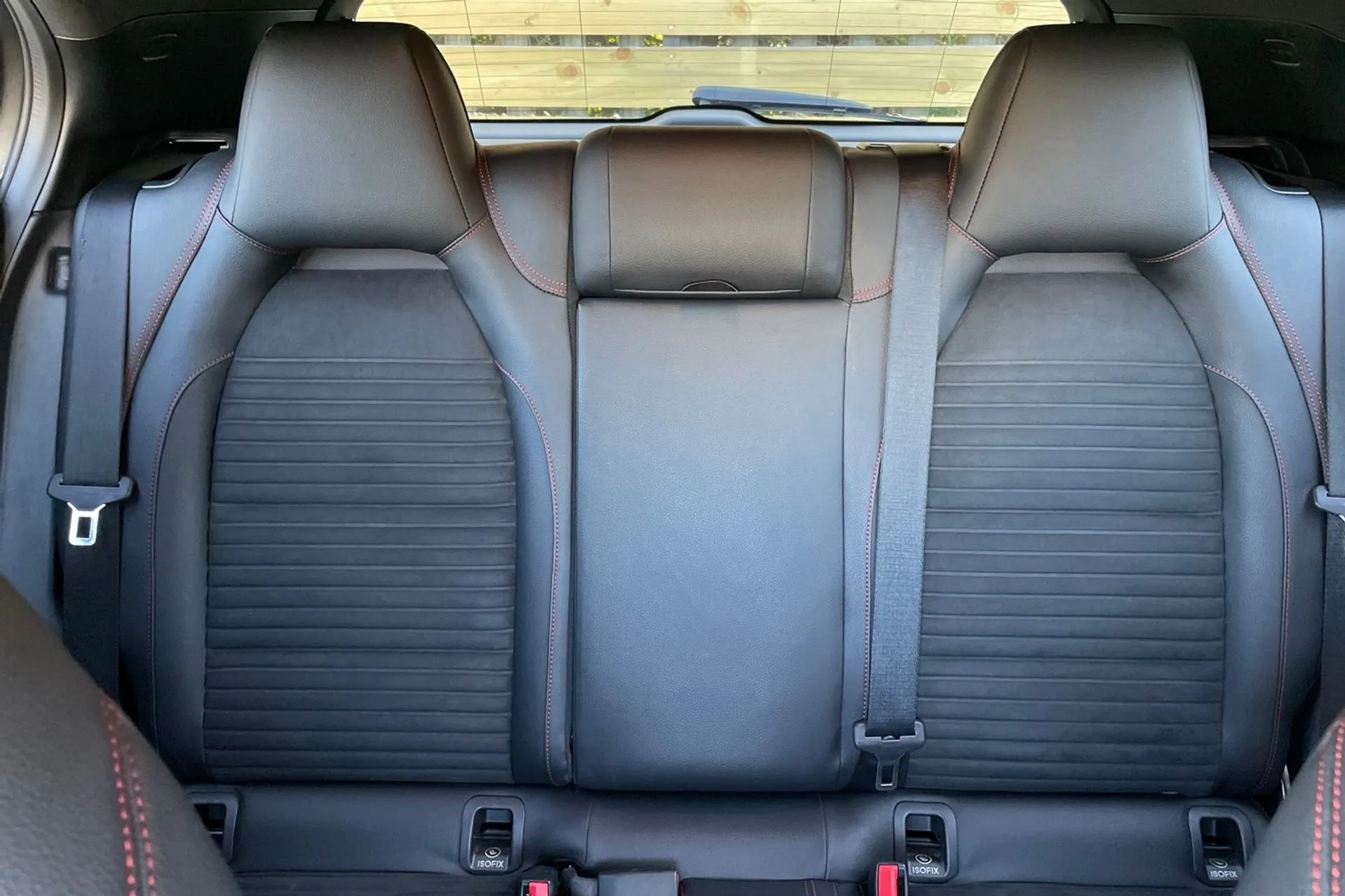 MERCEDES-BENZ GLA thumbnail image number 32