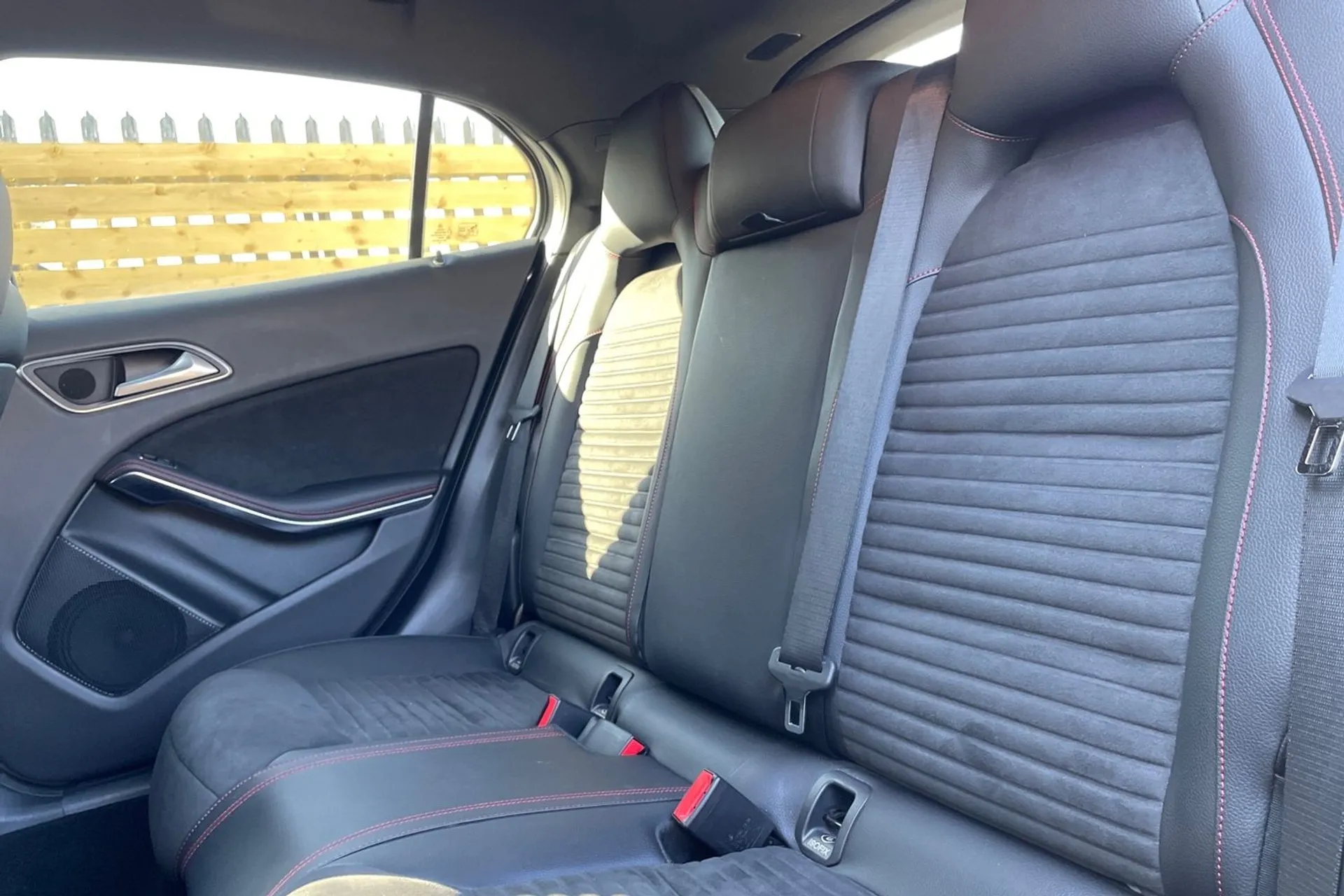 MERCEDES-BENZ GLA thumbnail image number 31