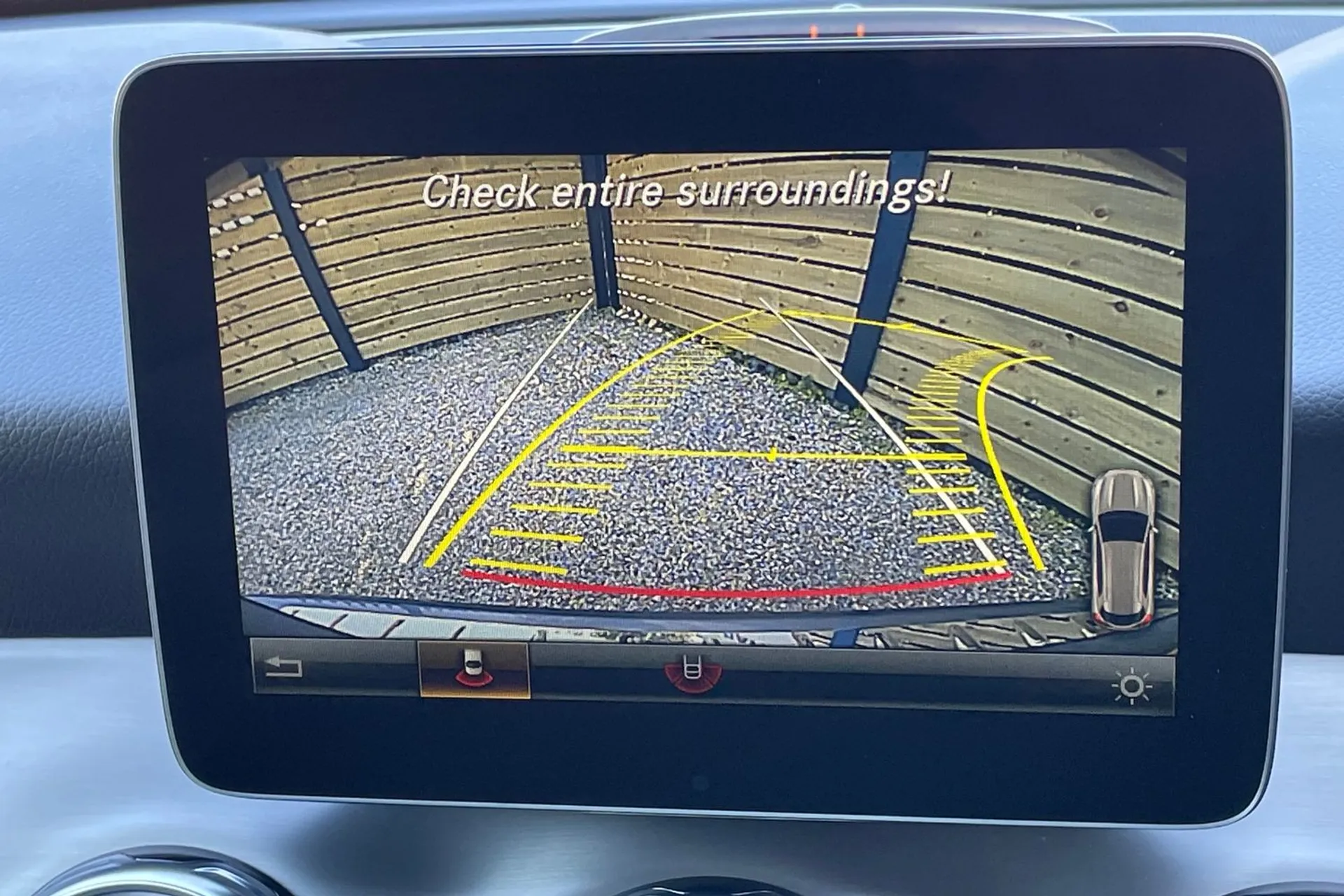 MERCEDES-BENZ GLA thumbnail image number 4