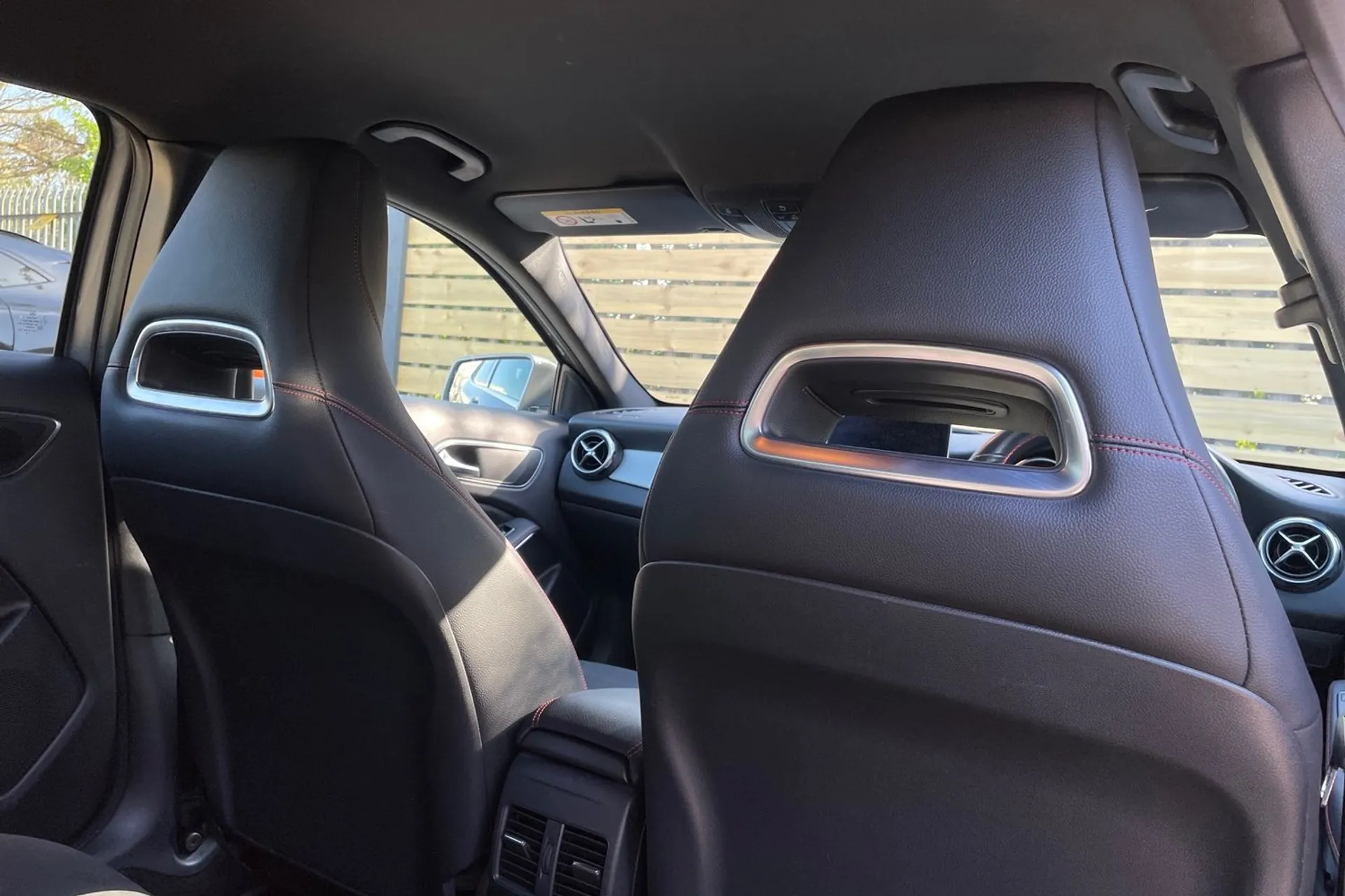 MERCEDES-BENZ GLA thumbnail image number 24