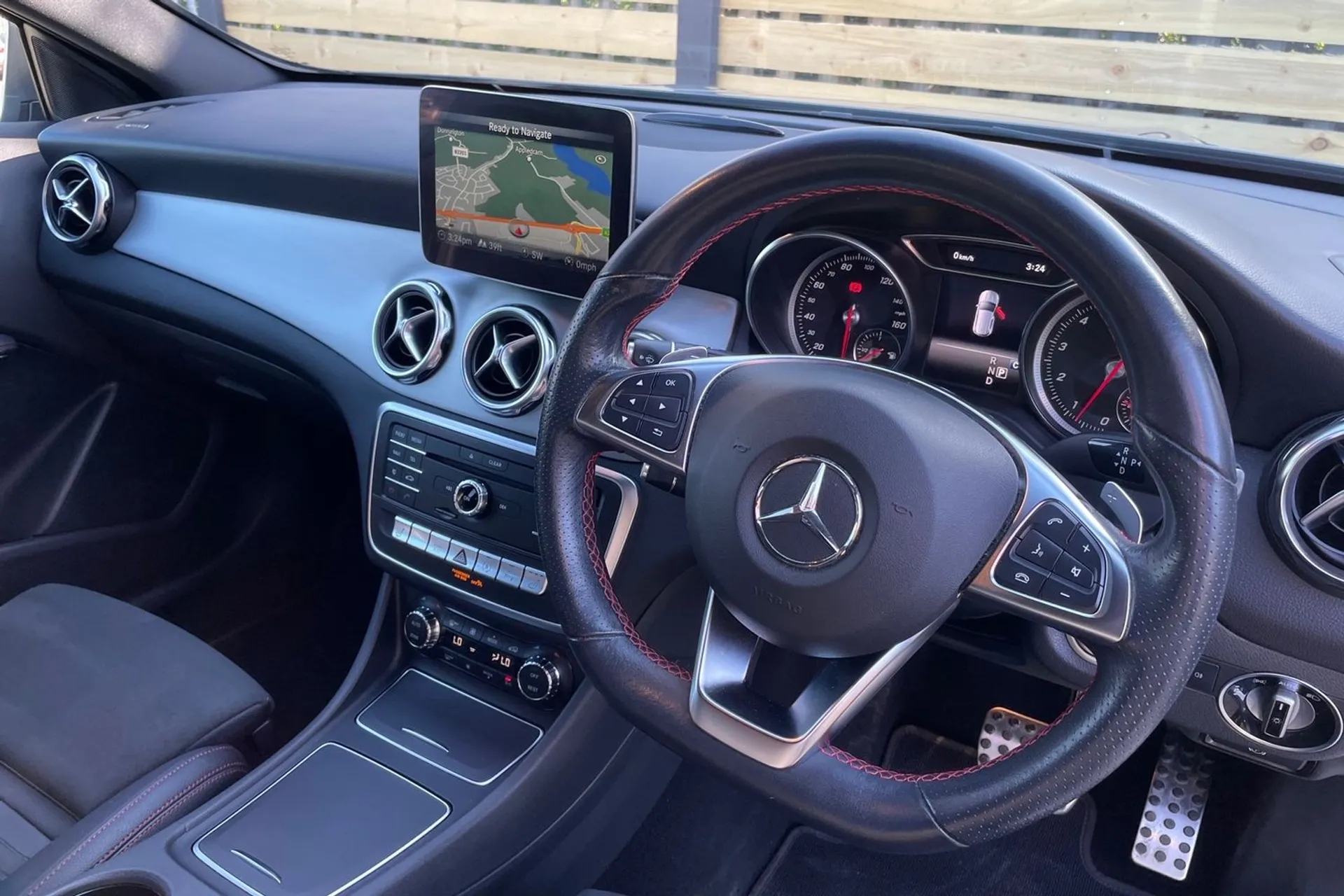 MERCEDES-BENZ GLA thumbnail image number 27