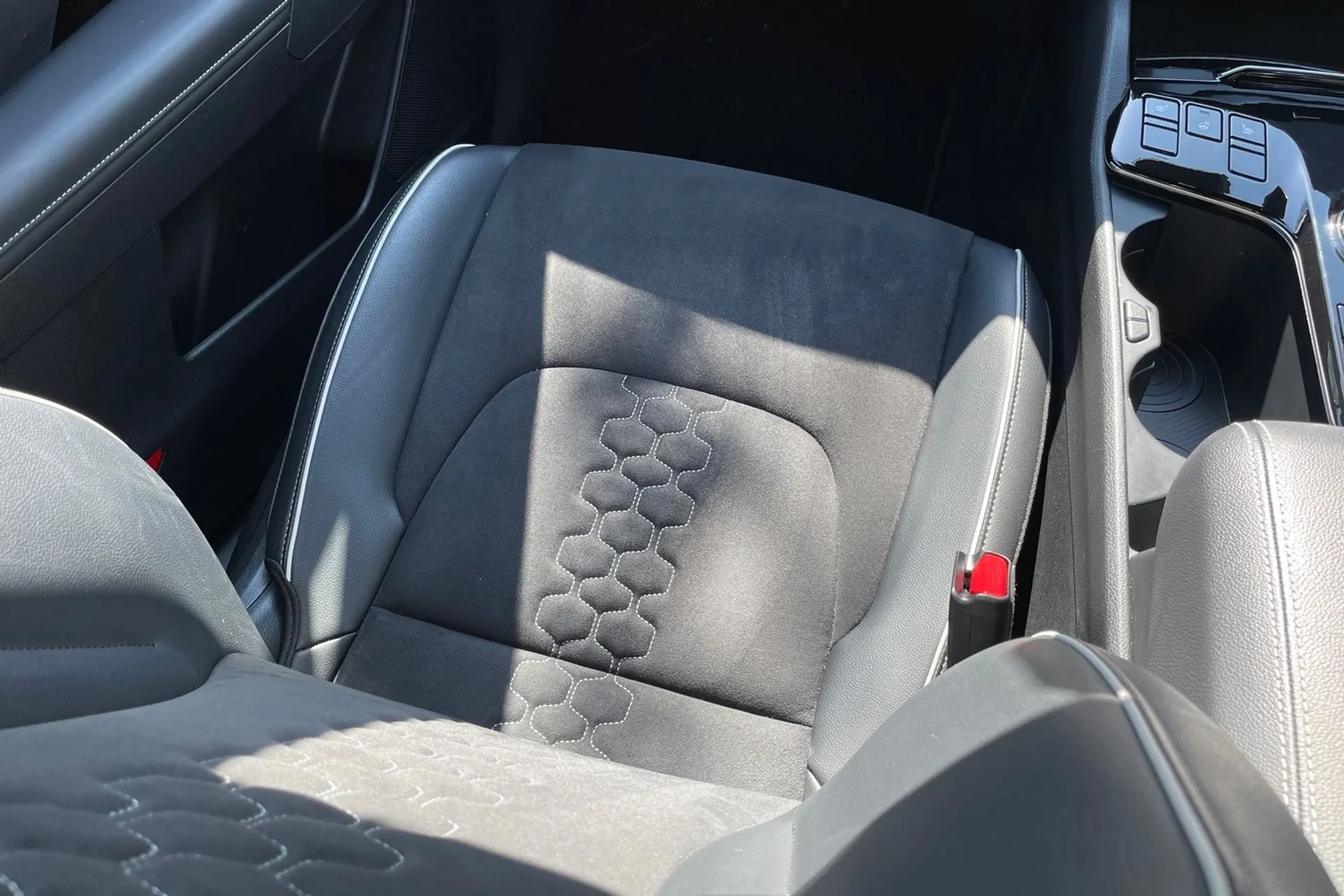 KIA SPORTAGE thumbnail image number 34