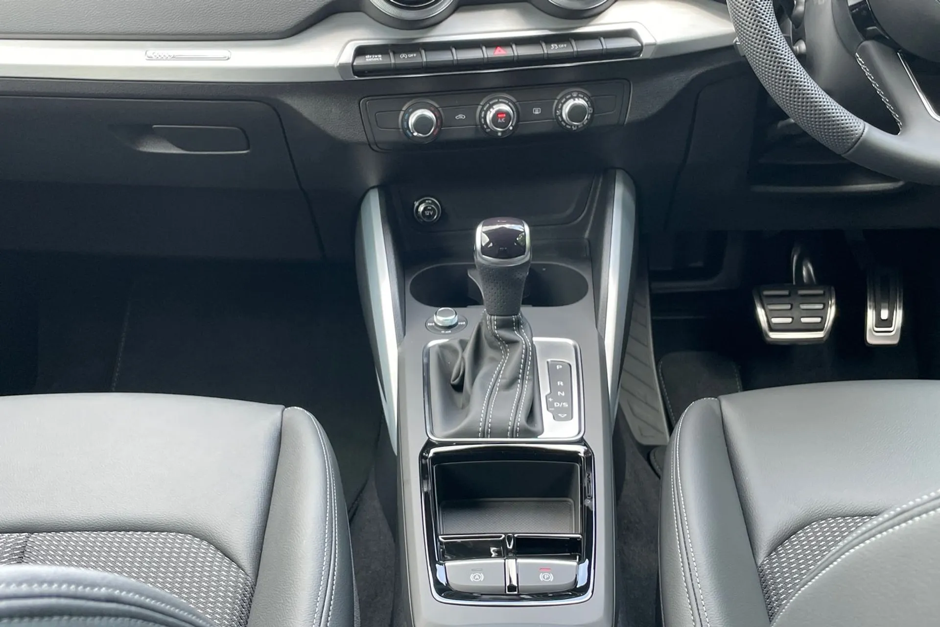 Audi Q2 thumbnail image number 37