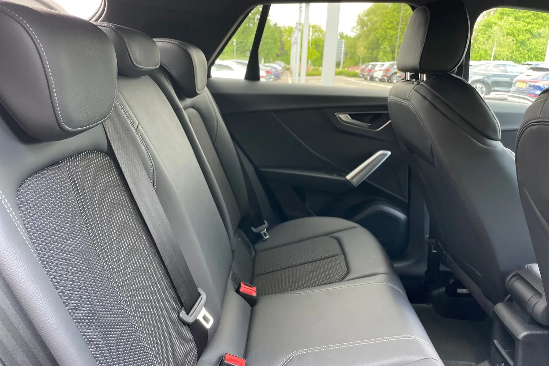 Audi Q2 thumbnail image number 21