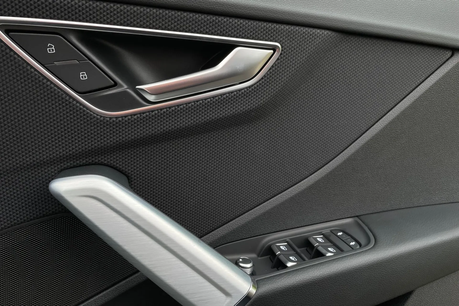Audi Q2 thumbnail image number 43