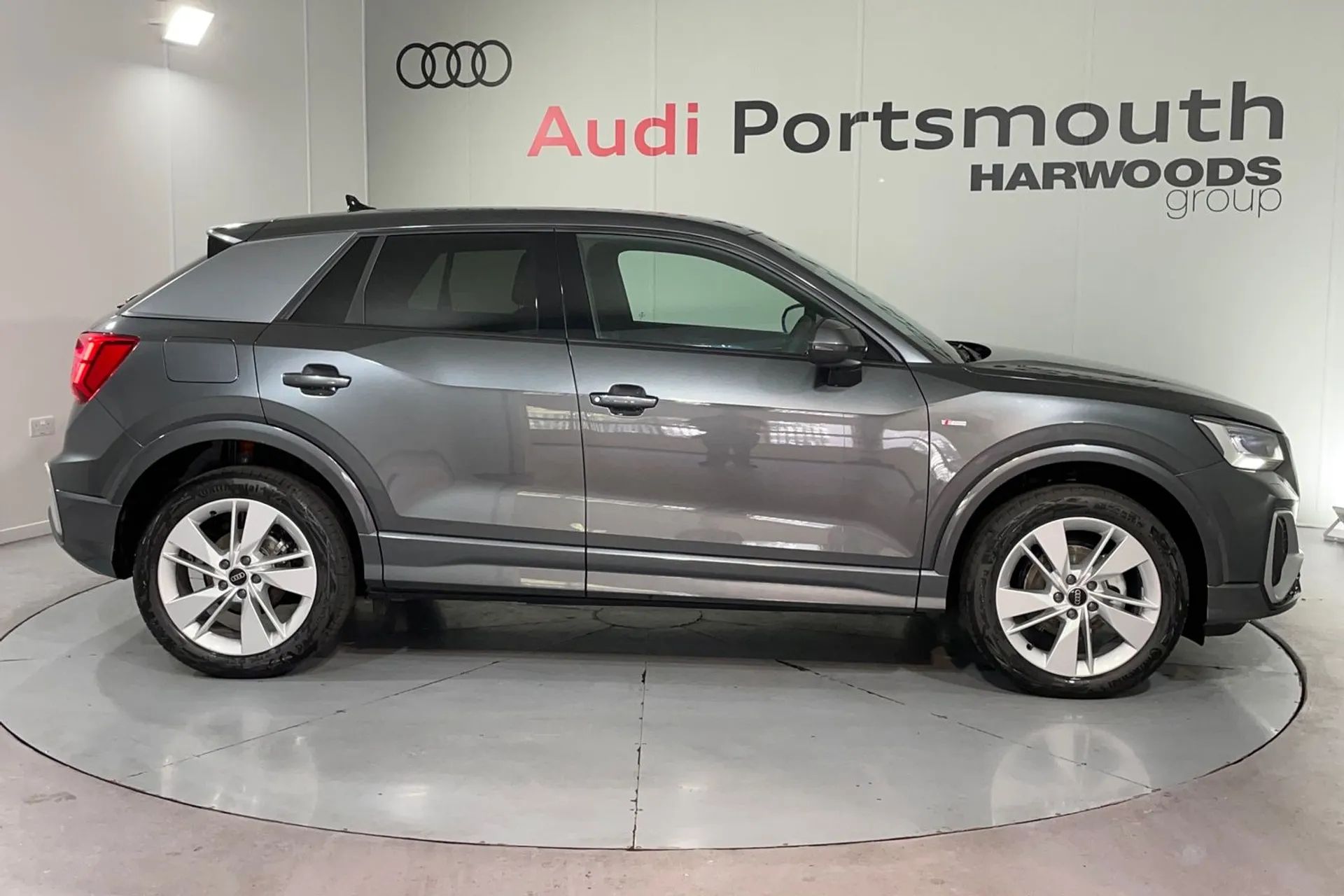 Audi Q2 thumbnail image number 2