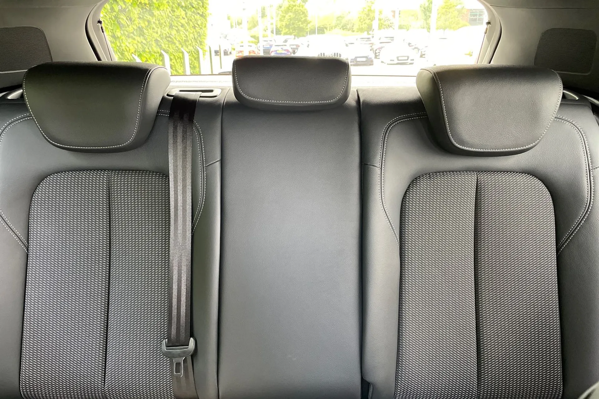 Audi Q2 thumbnail image number 31