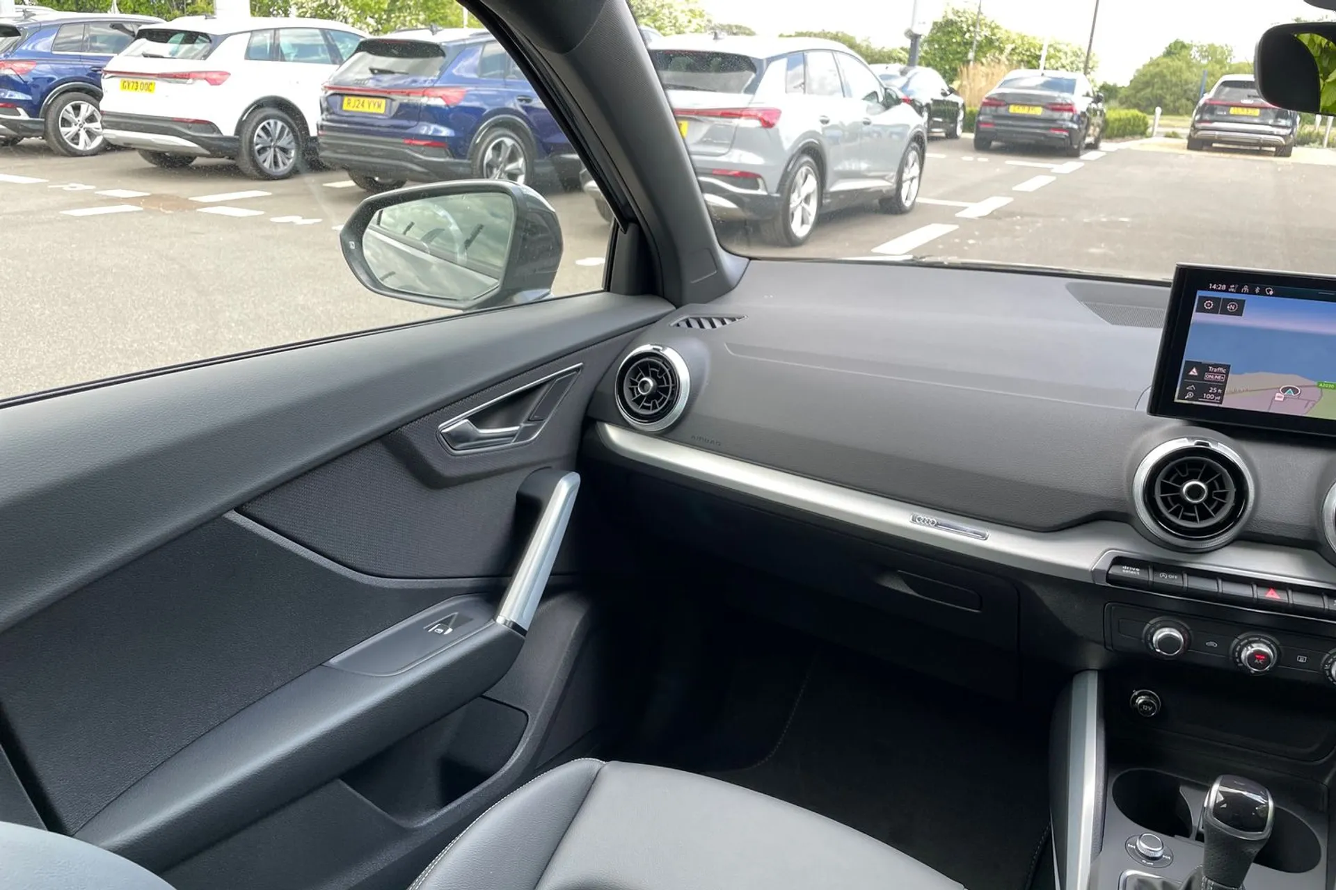 Audi Q2 thumbnail image number 33