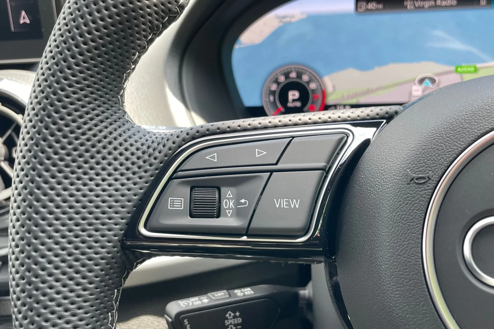 Audi Q2 thumbnail image number 38