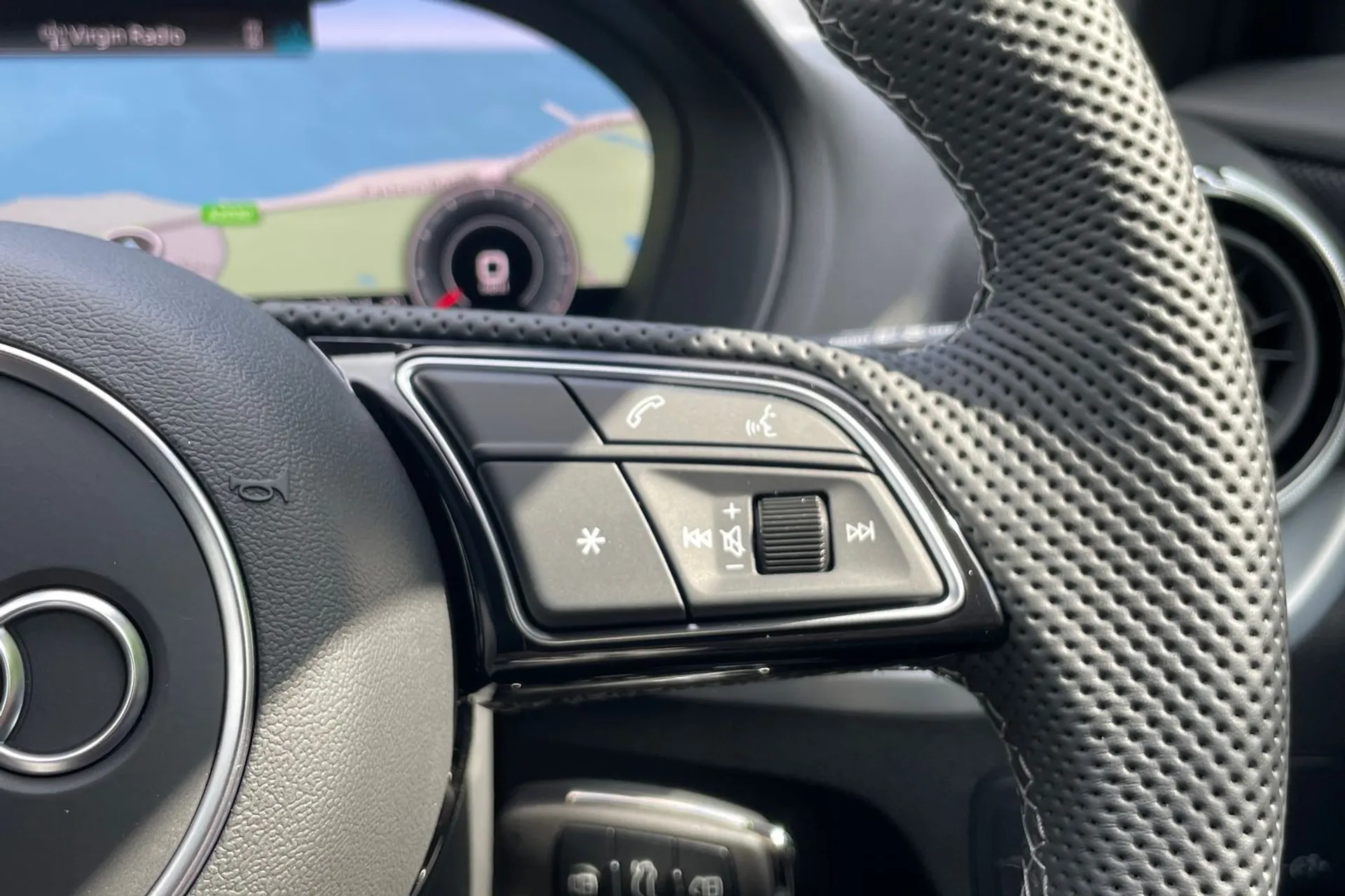 Audi Q2 thumbnail image number 40