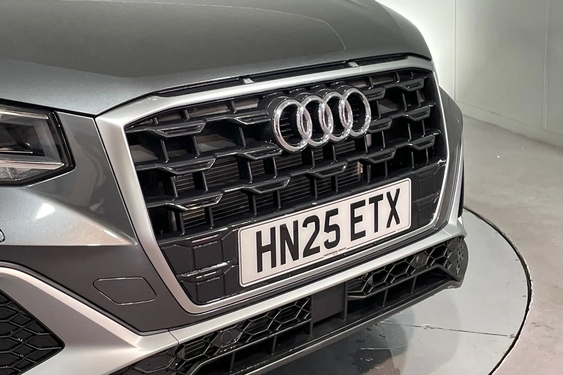 Audi Q2 thumbnail image number 17
