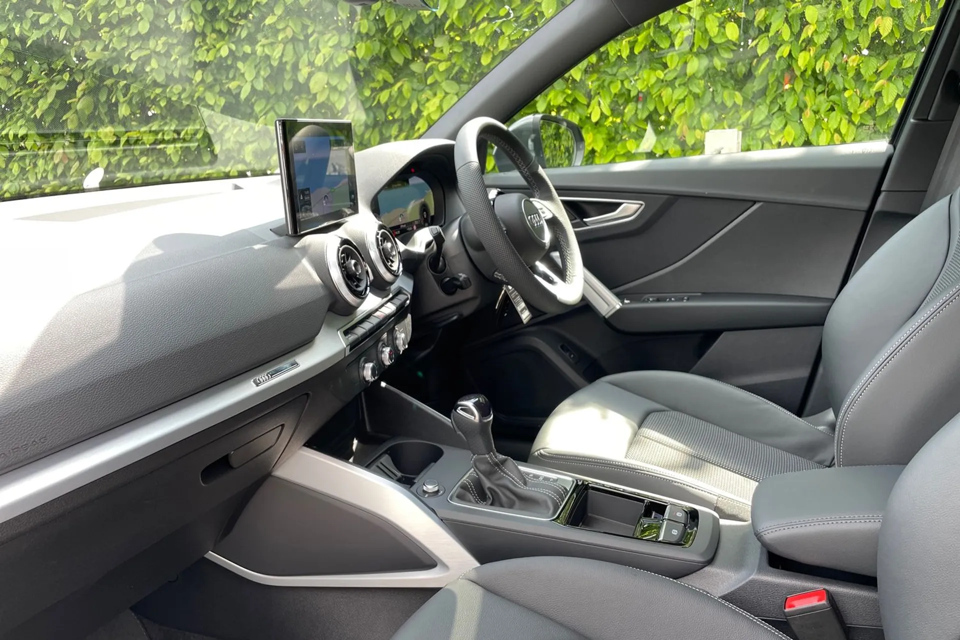 Audi Q2 thumbnail image number 26