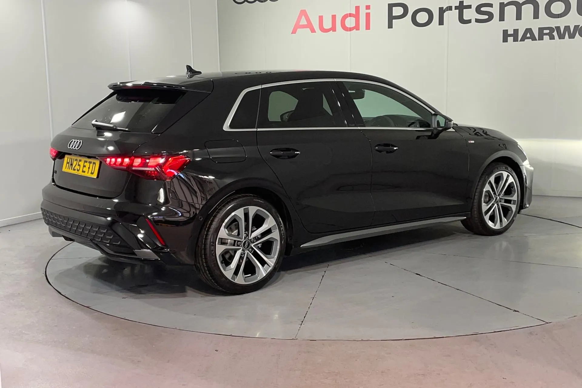 Audi A3 thumbnail image number 9