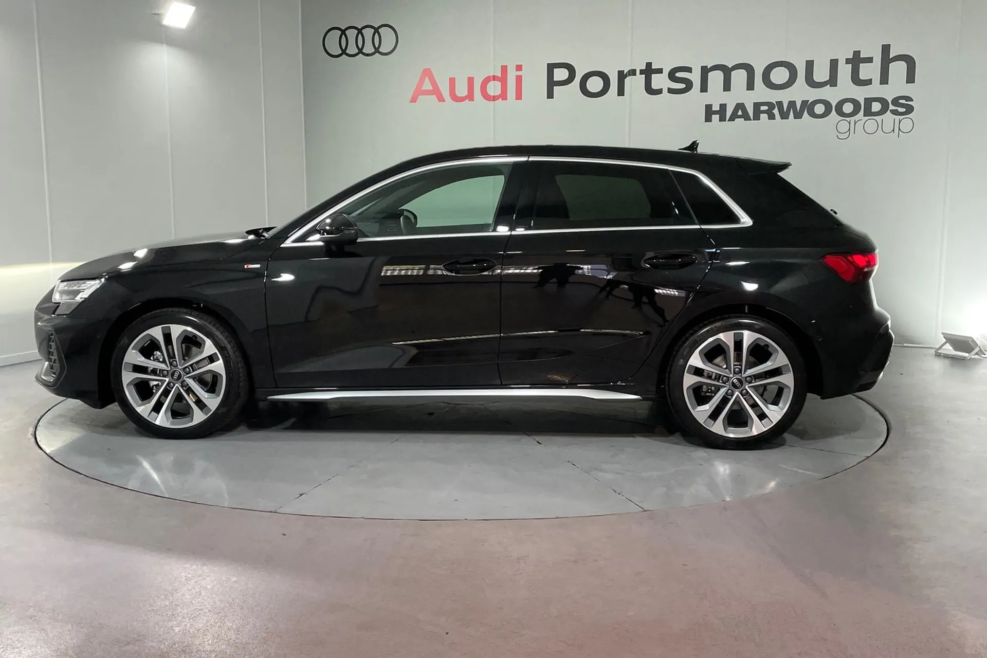 Audi A3 thumbnail image number 11