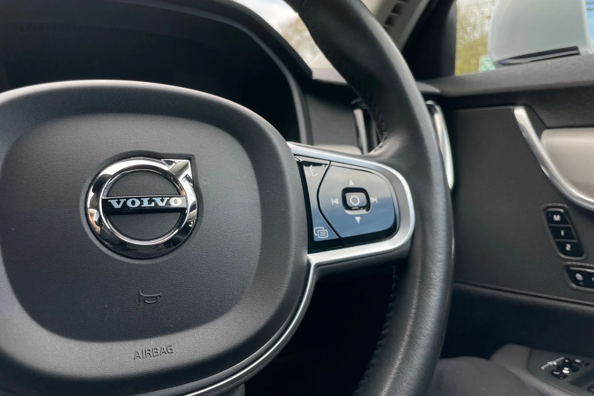 Volvo V90 thumbnail image number 36