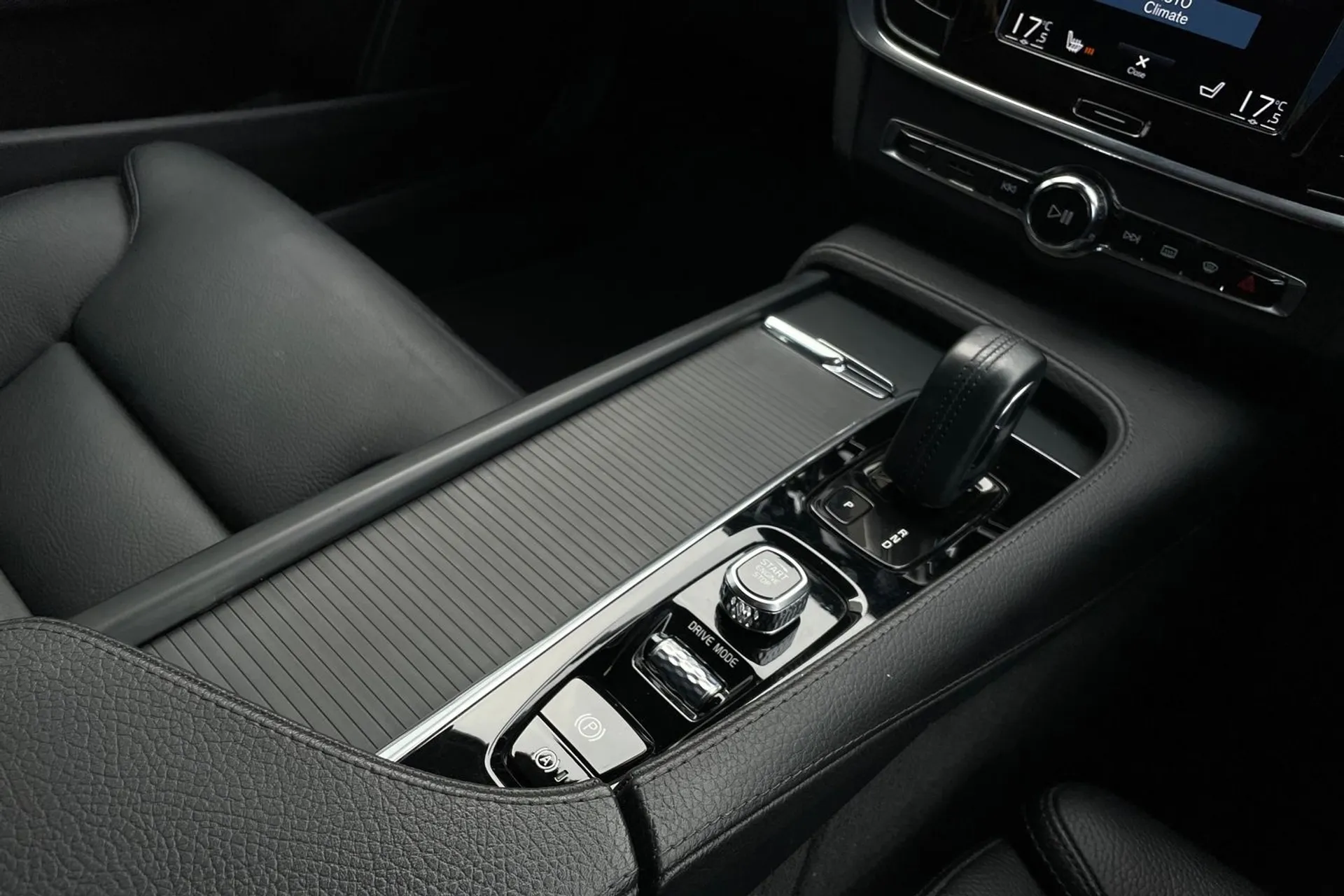 Volvo V90 thumbnail image number 44